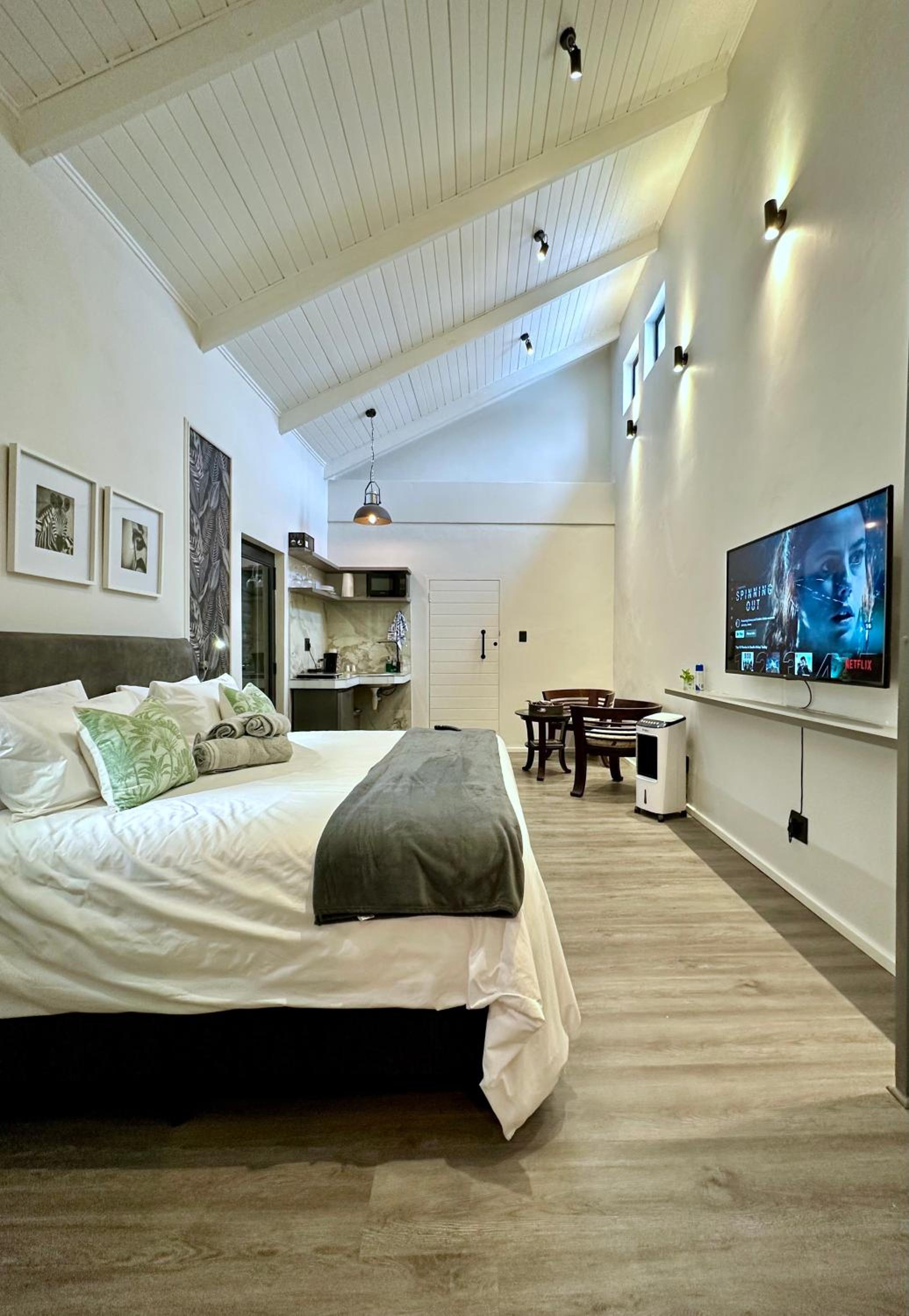 Deluxe Studio