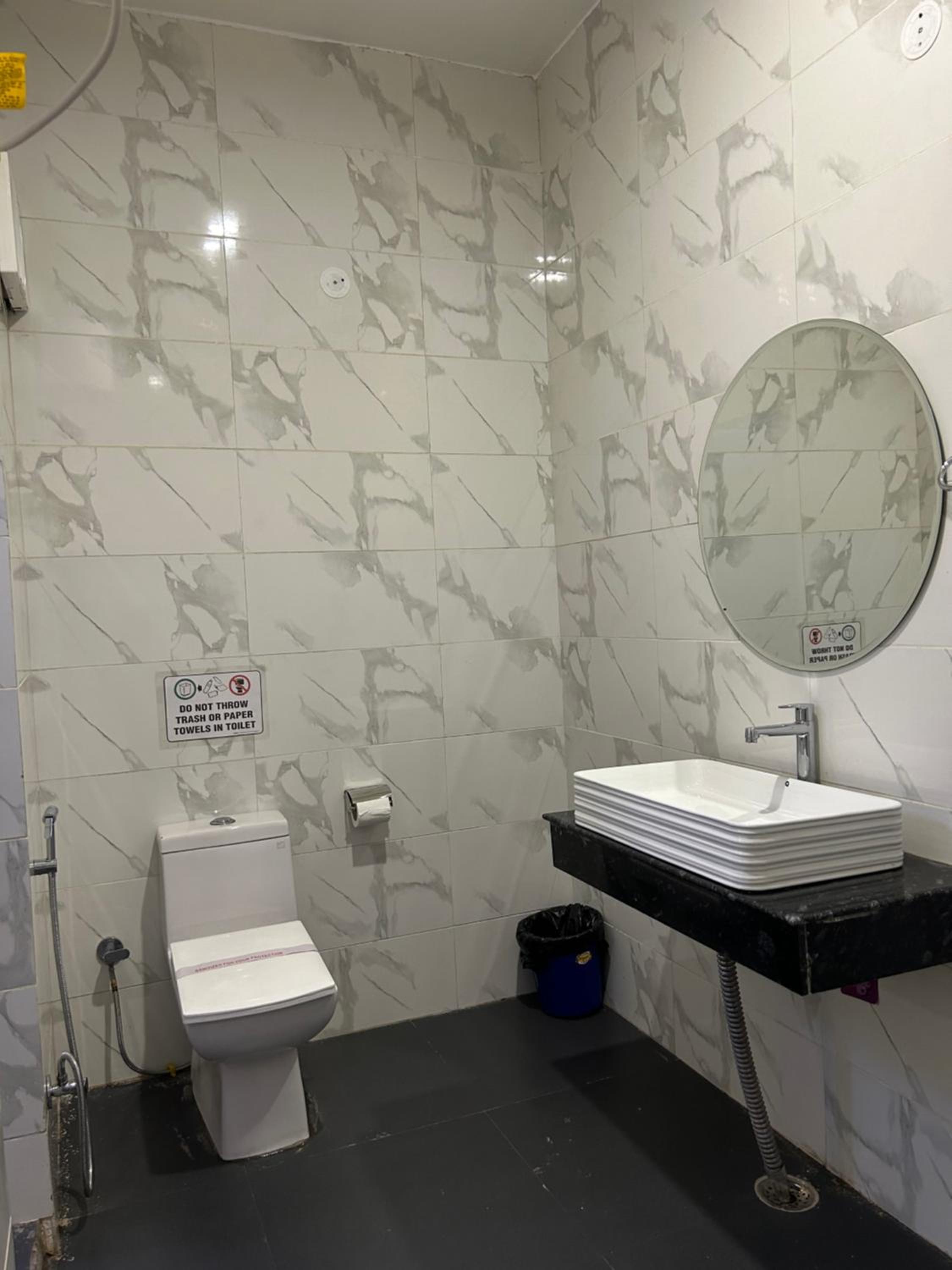 Deluxe Double Room with Bath - Photo 8