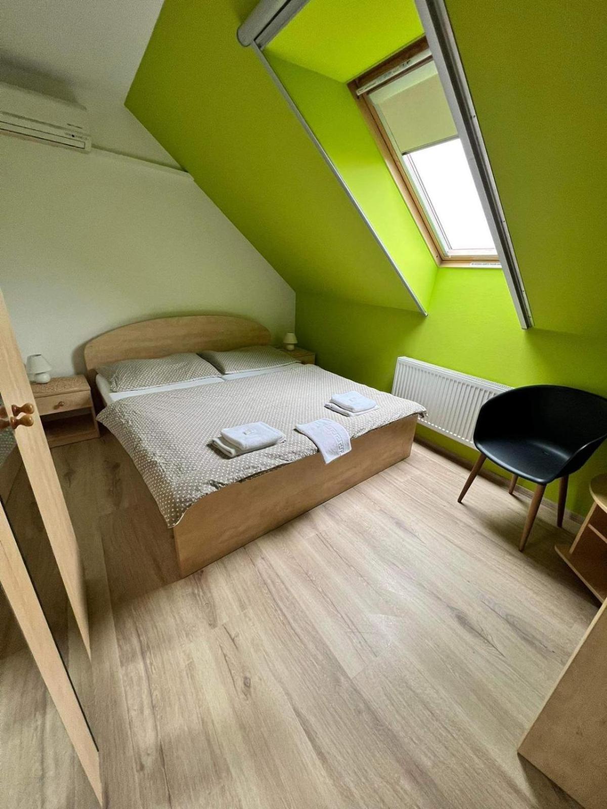 Double Room with Private Bathroom photo 3