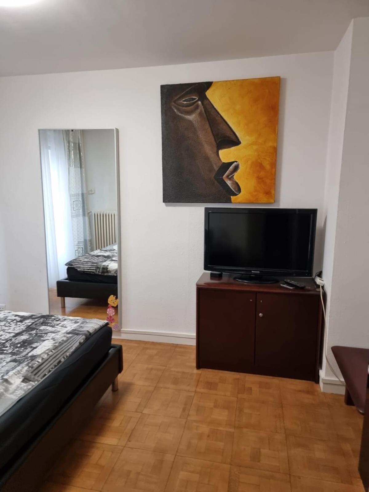 One-Bedroom Apartment photo 2