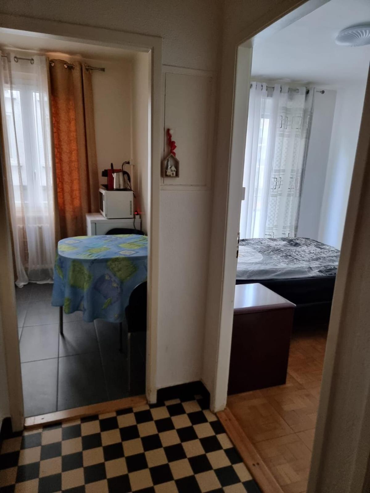 One-Bedroom Apartment photo 3
