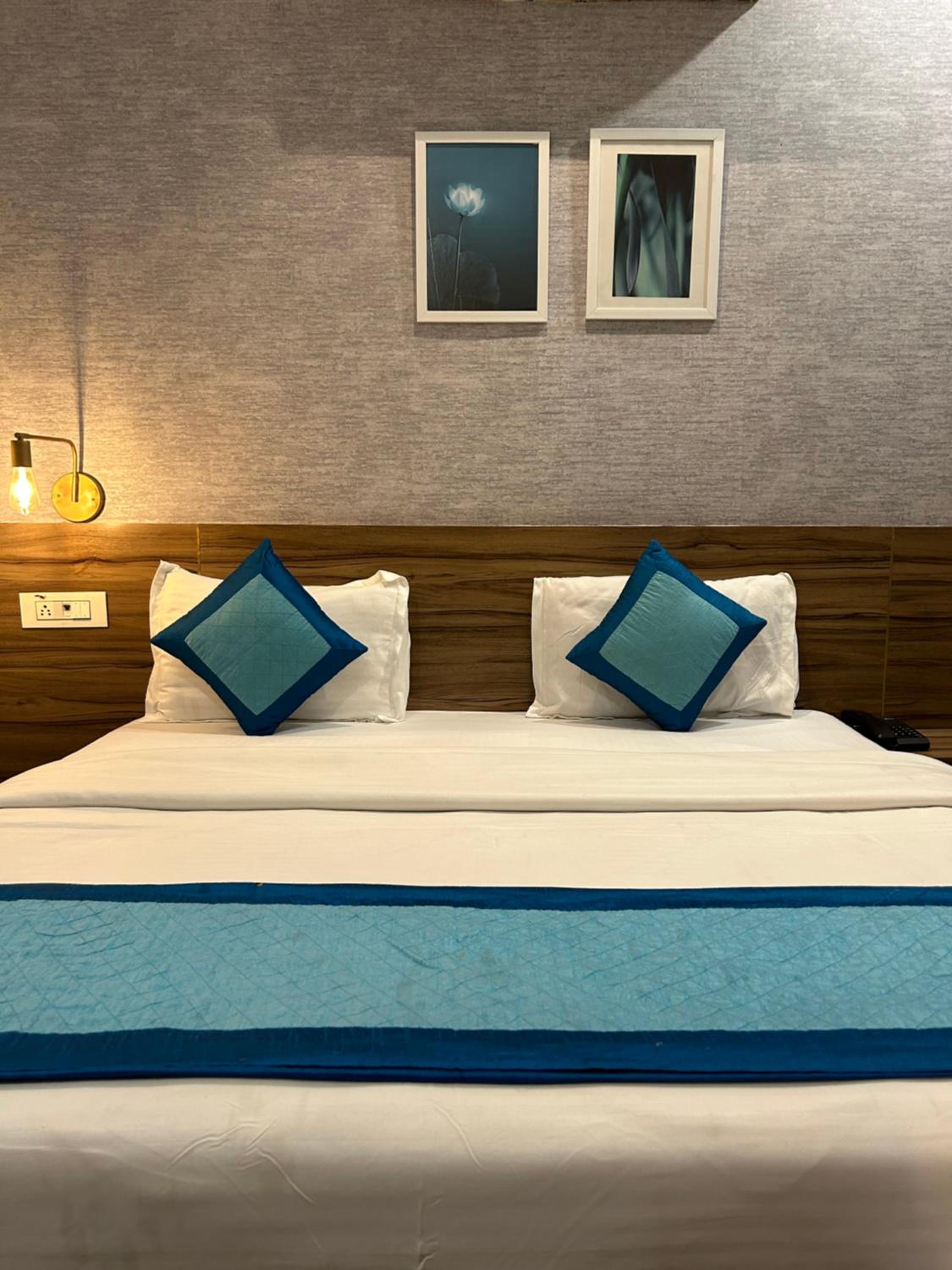 Budget Double Room - Photo 3