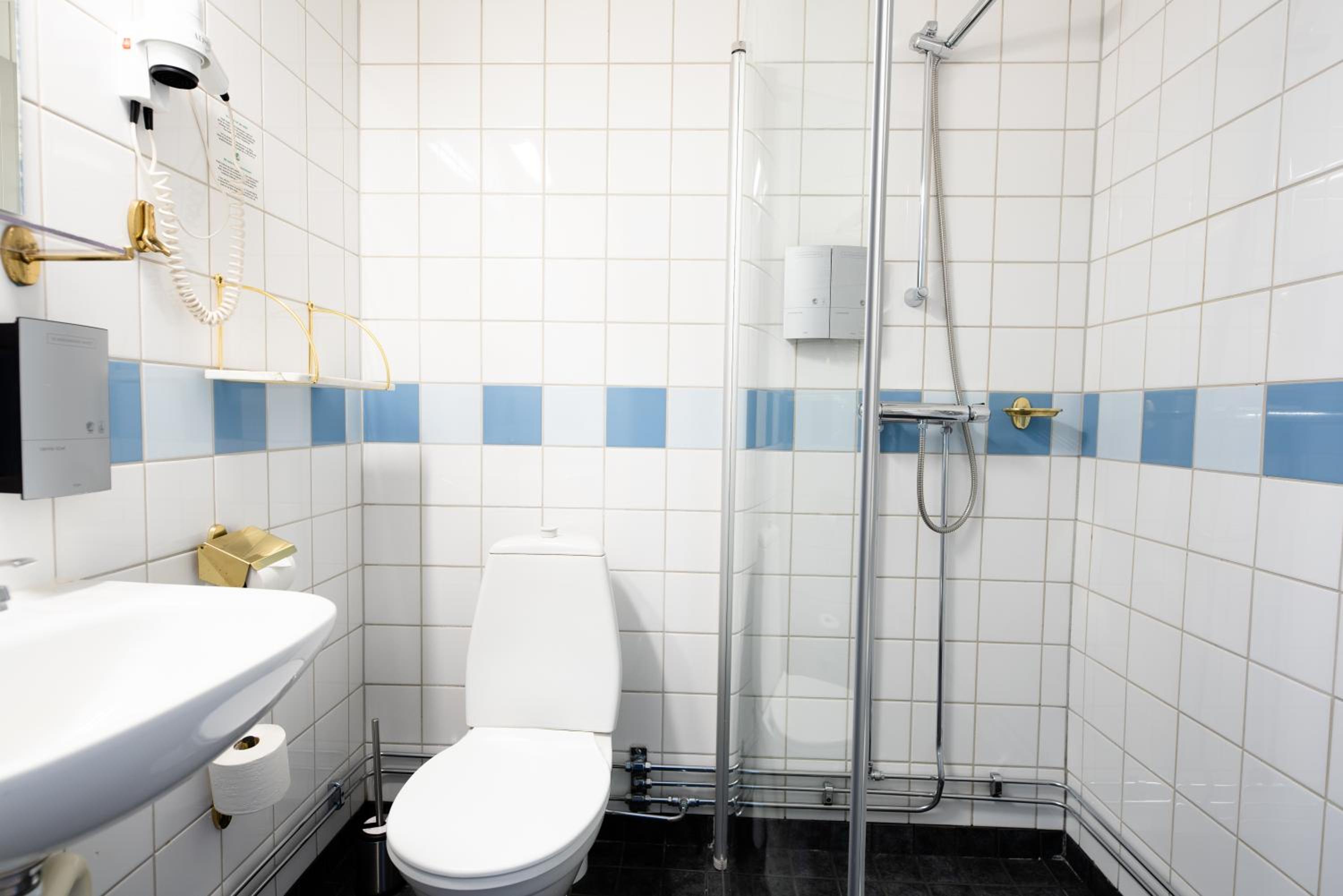 Double or Twin Room - Photo 2