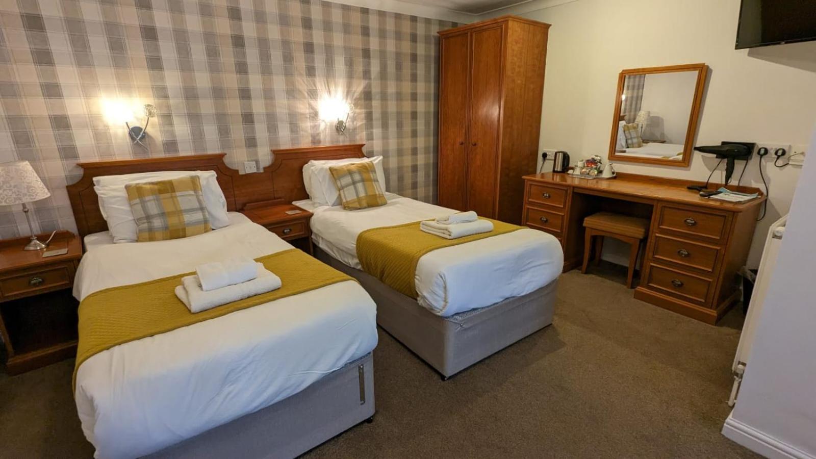 Courtyard - Twin Room  - Photo 4