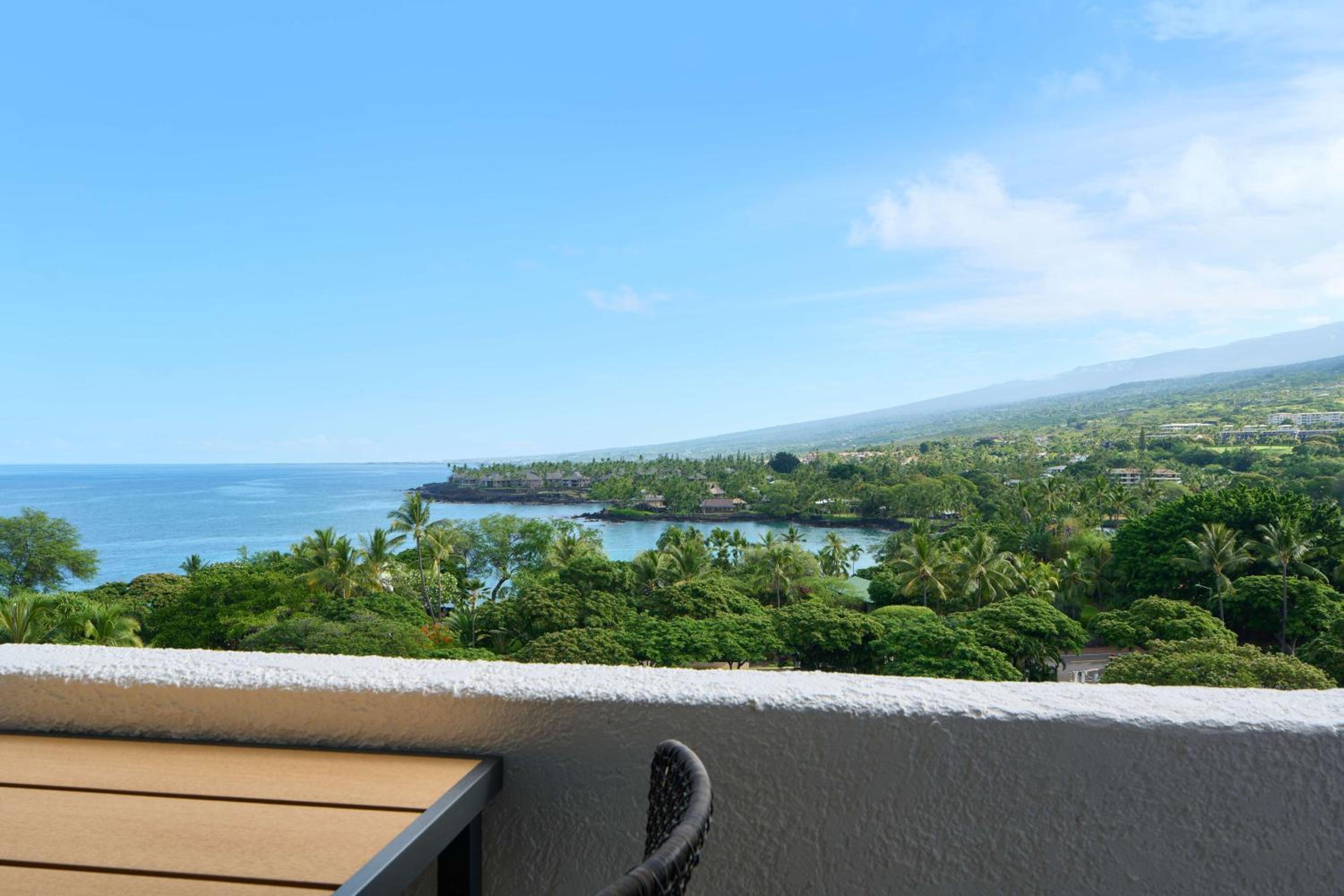Double Room with Club Ocean View thumbnail 5