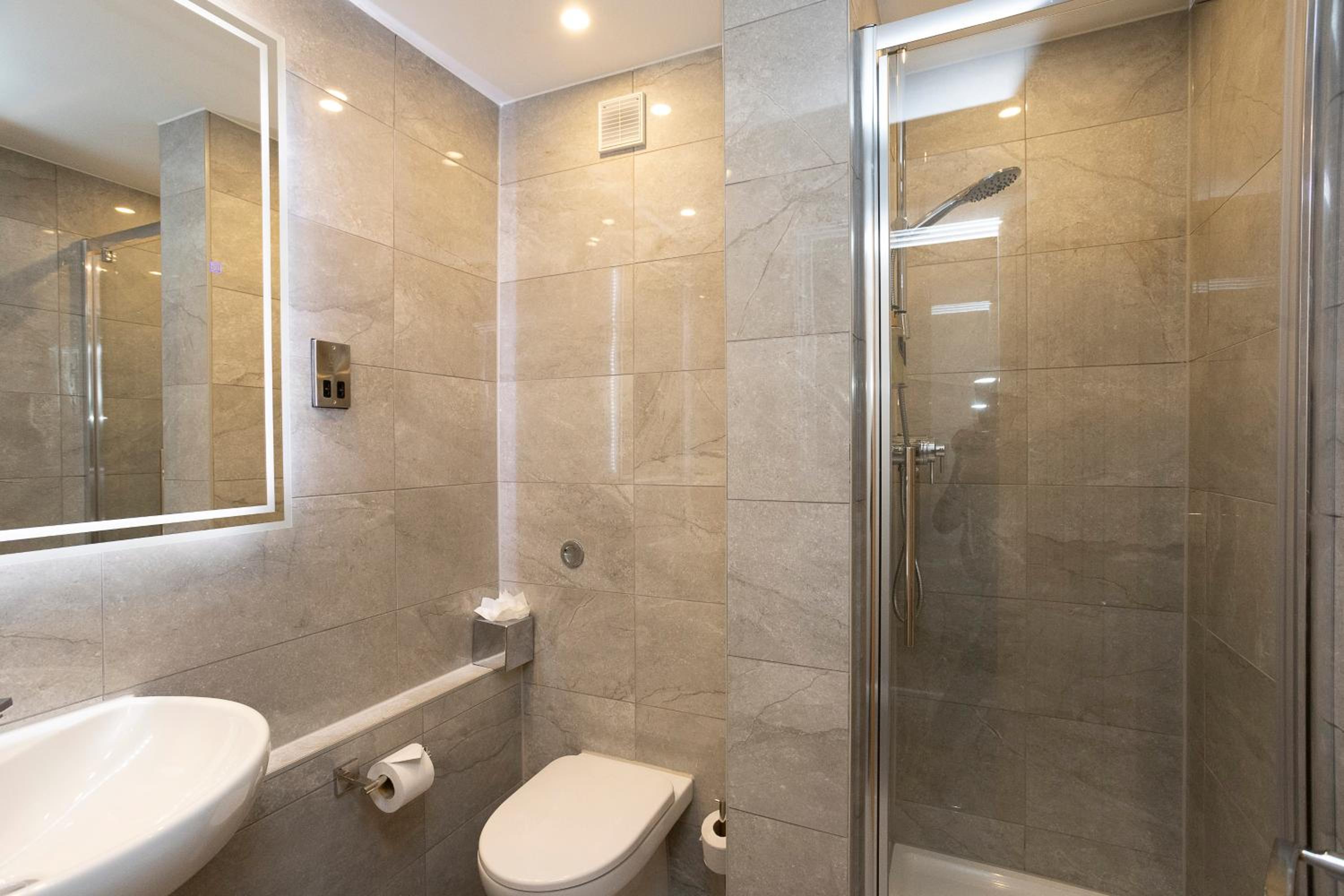 Double Room - Photo 2