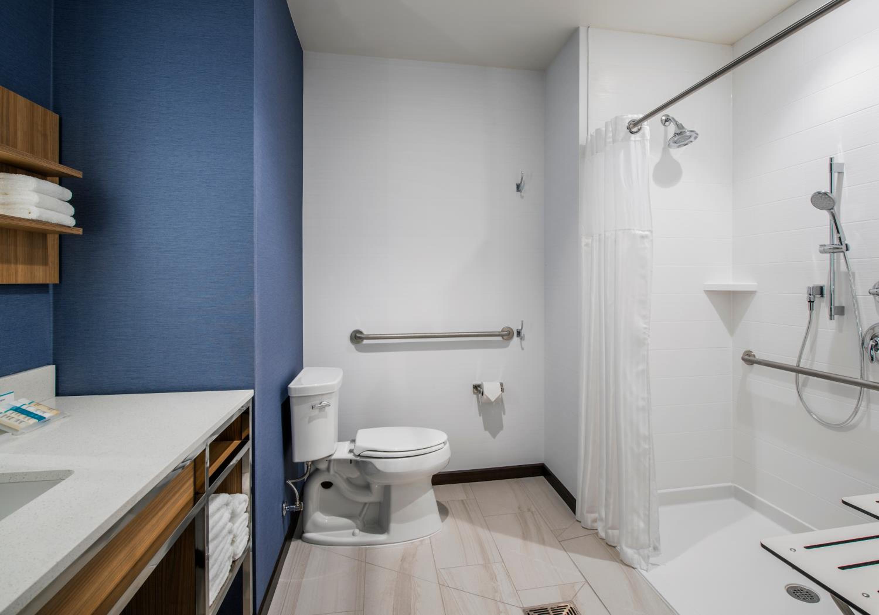 King Room with Roll-In Shower - Mobility and Hearing Accessible