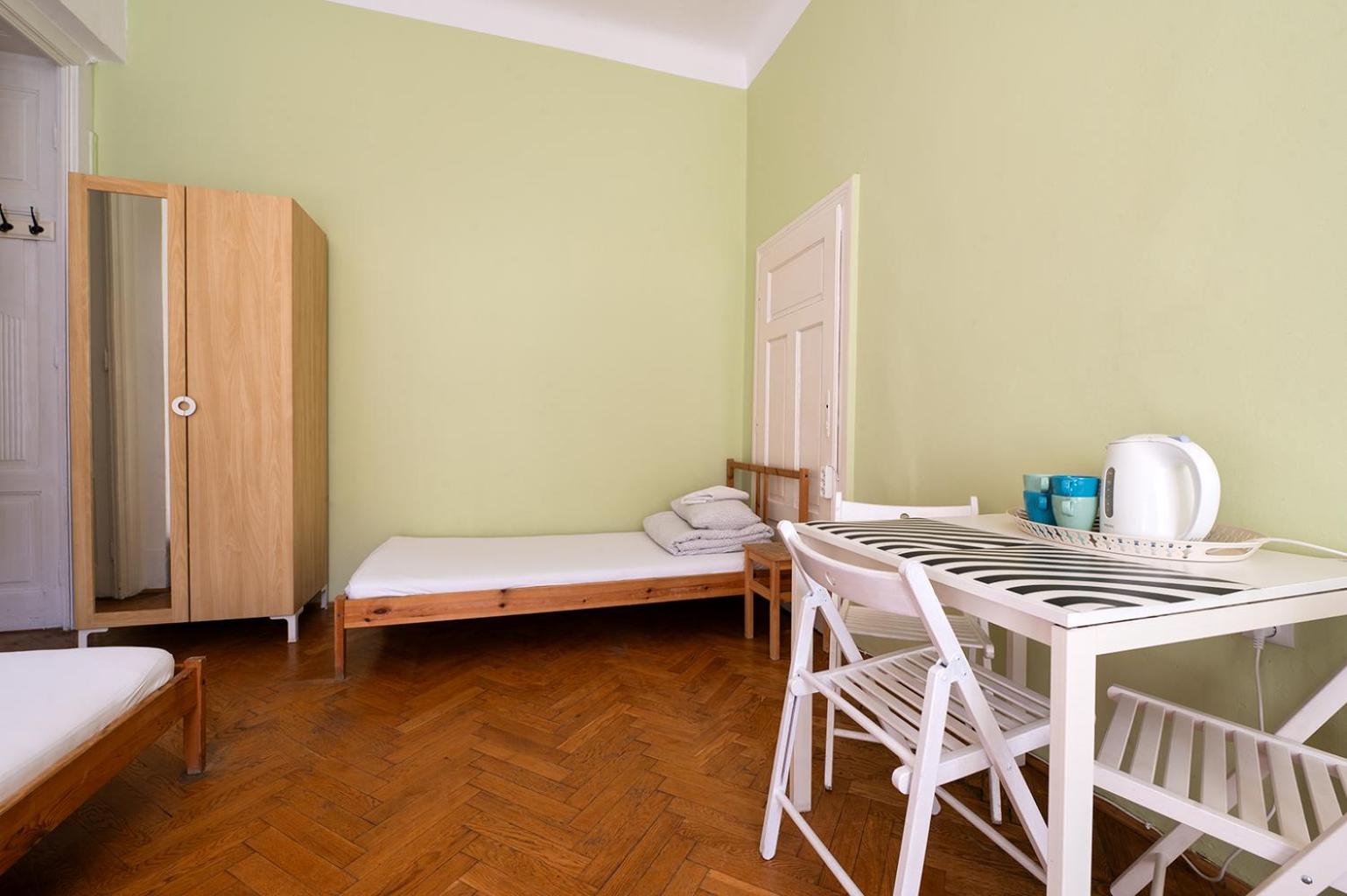 Quadruple Room - Photo 7