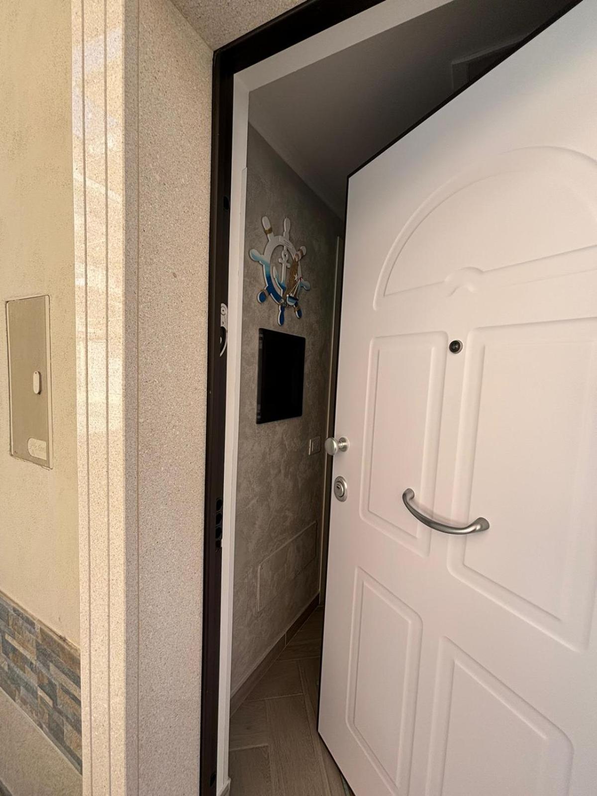 Deluxe Room - Photo 17