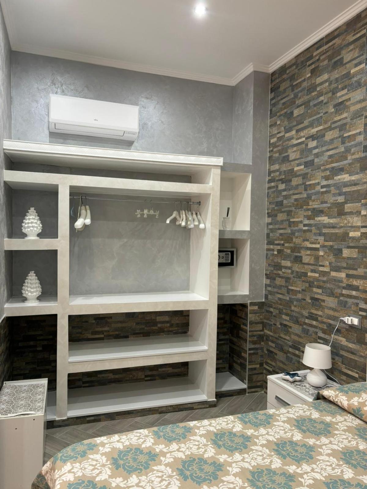 Deluxe Room - Photo 8