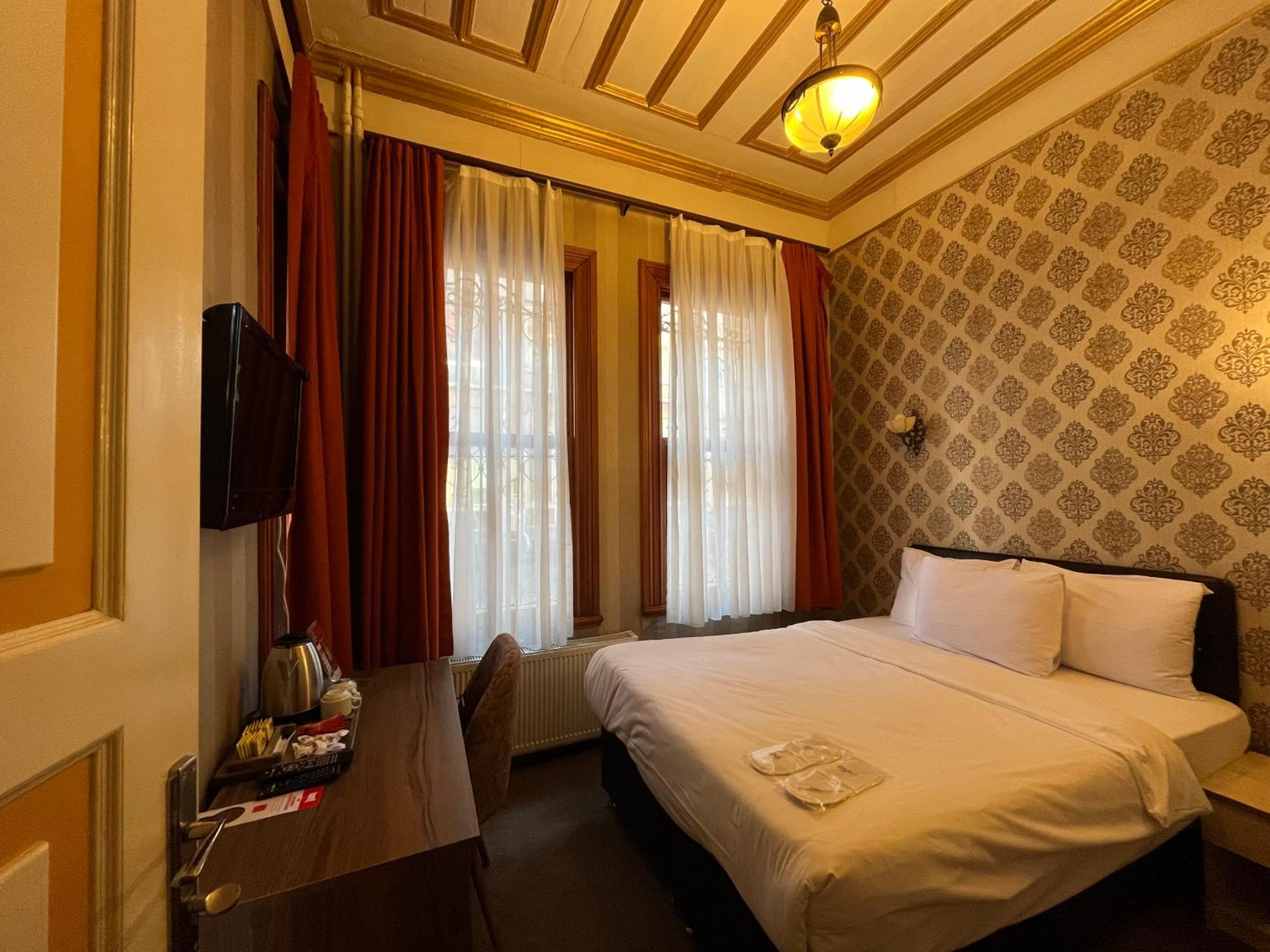 Small Double Room photo 1