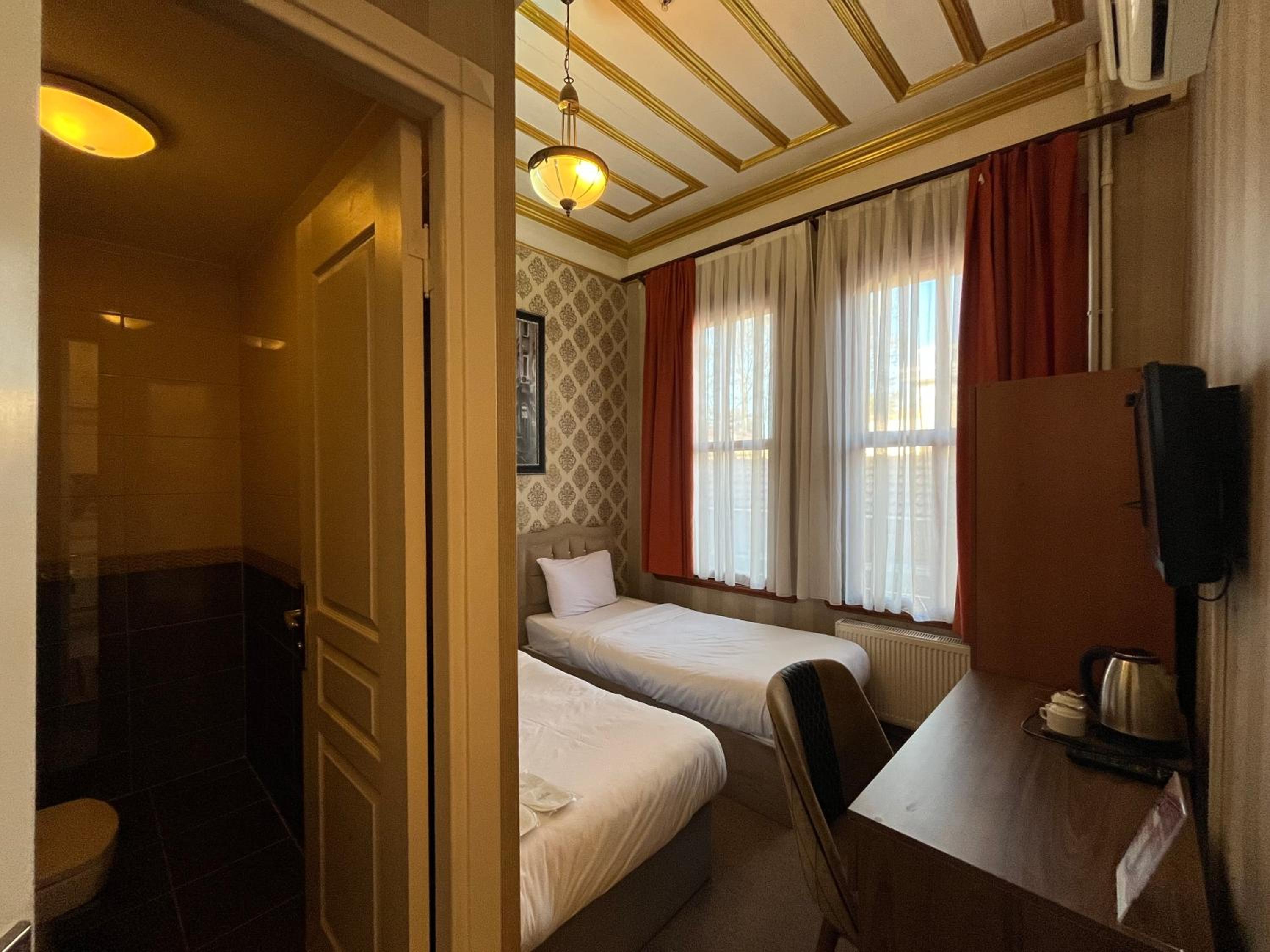 Standard Twin Room photo 1