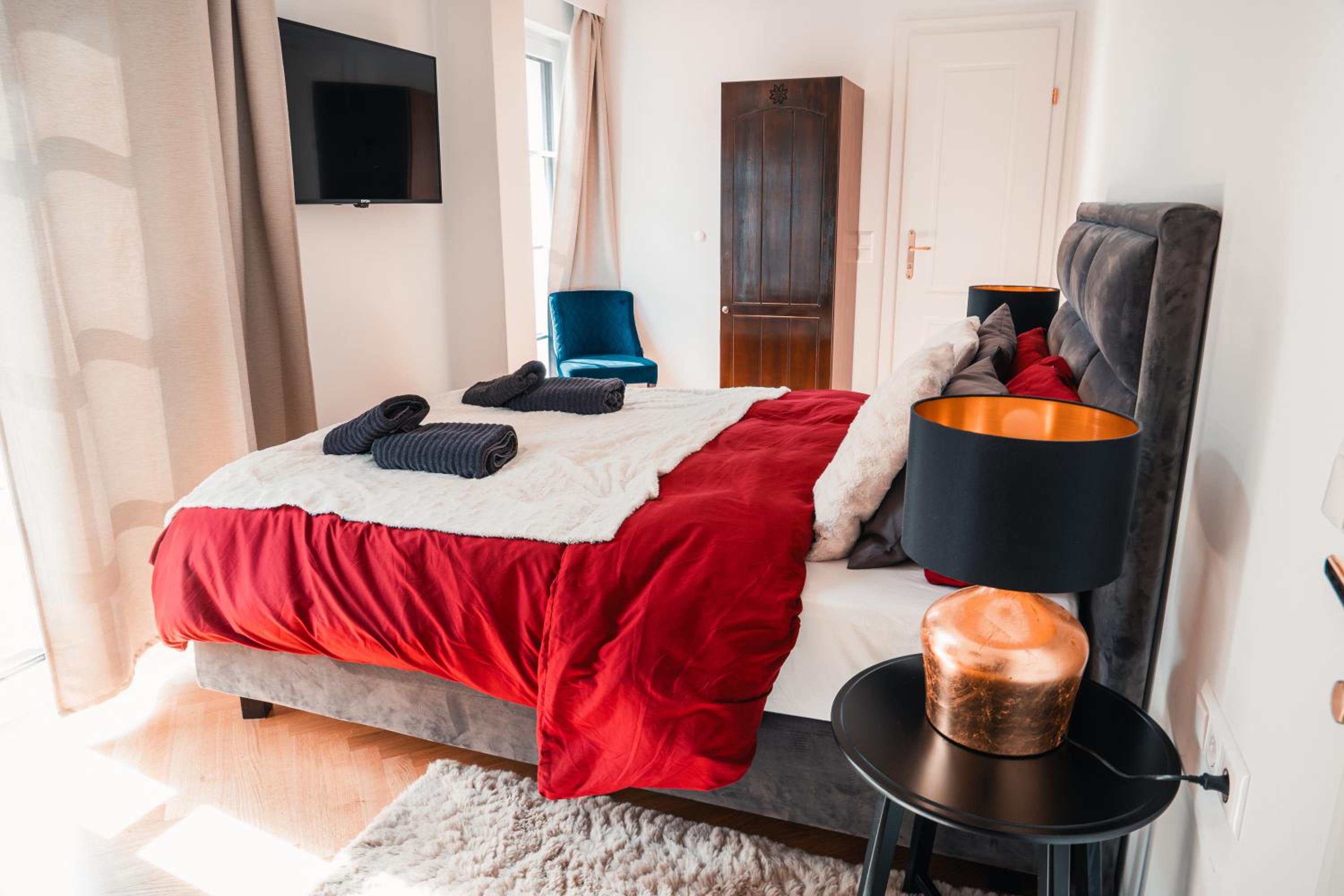 Small Double Room - Photo 4