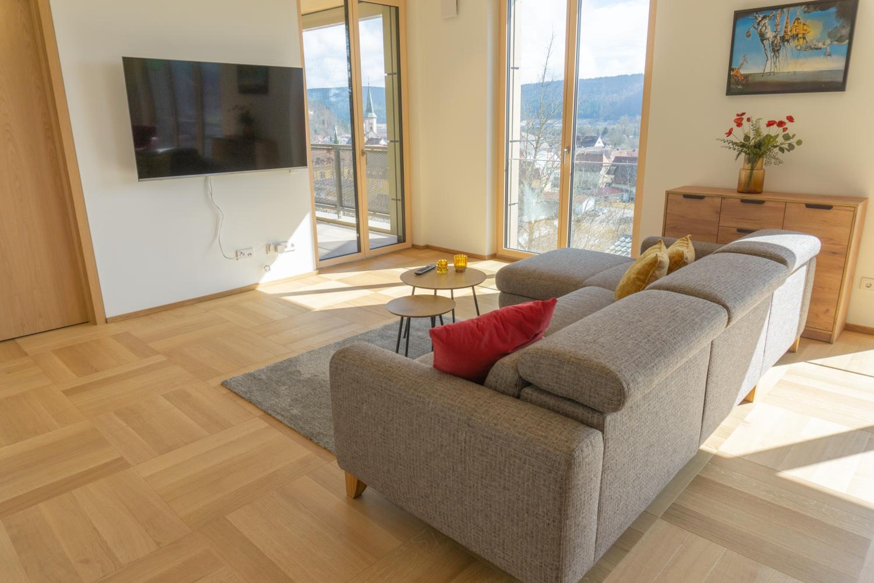Two-Bedroom Apartment with View photo 3
