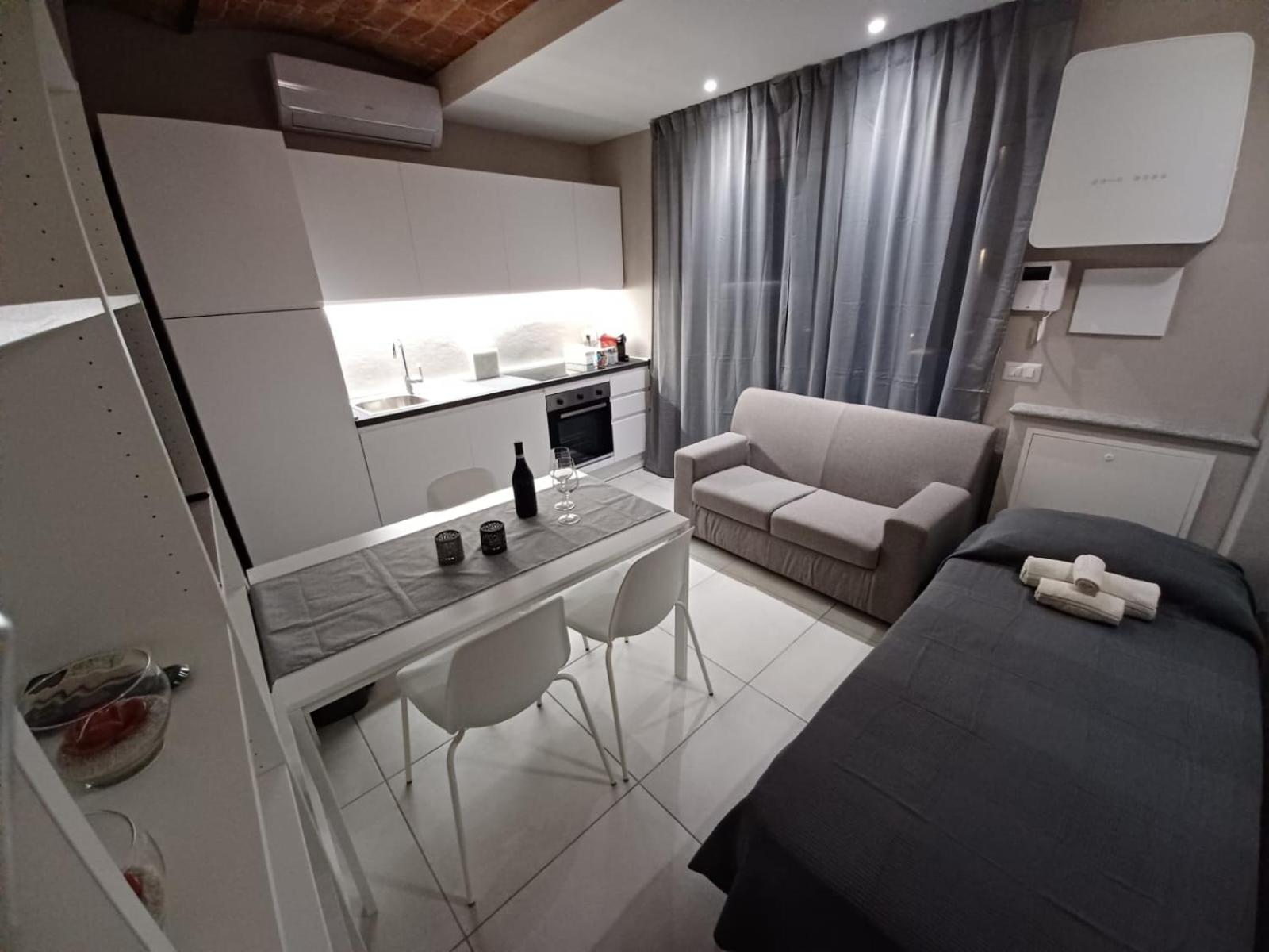 One-Bedroom Apartment photo 3