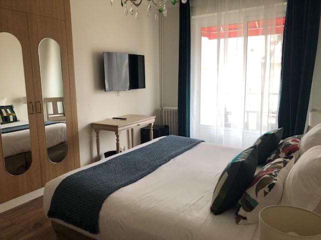 Comfort Double Room with Side Terrace - Photo 6