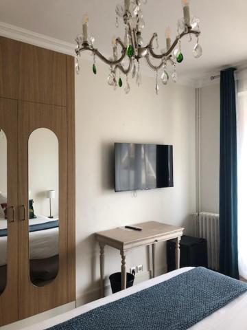Comfort Double Room with Side Terrace - Photo 4