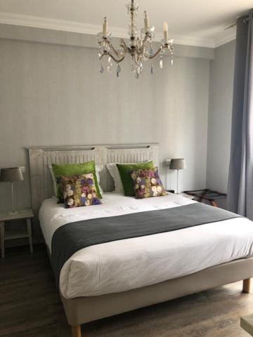 Comfort Double Room with Side Terrace - Photo 3