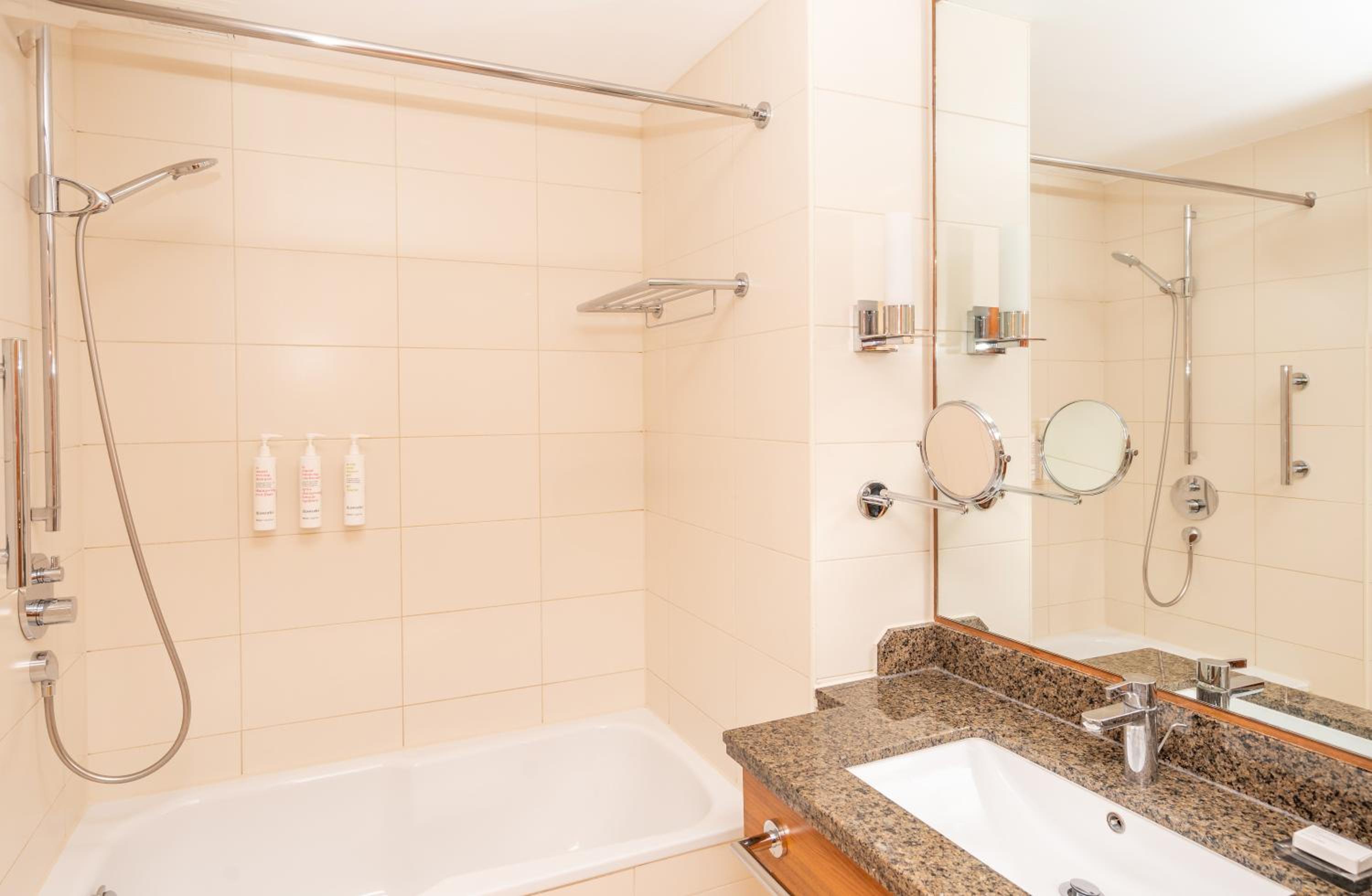 Standard Room - Photo 4