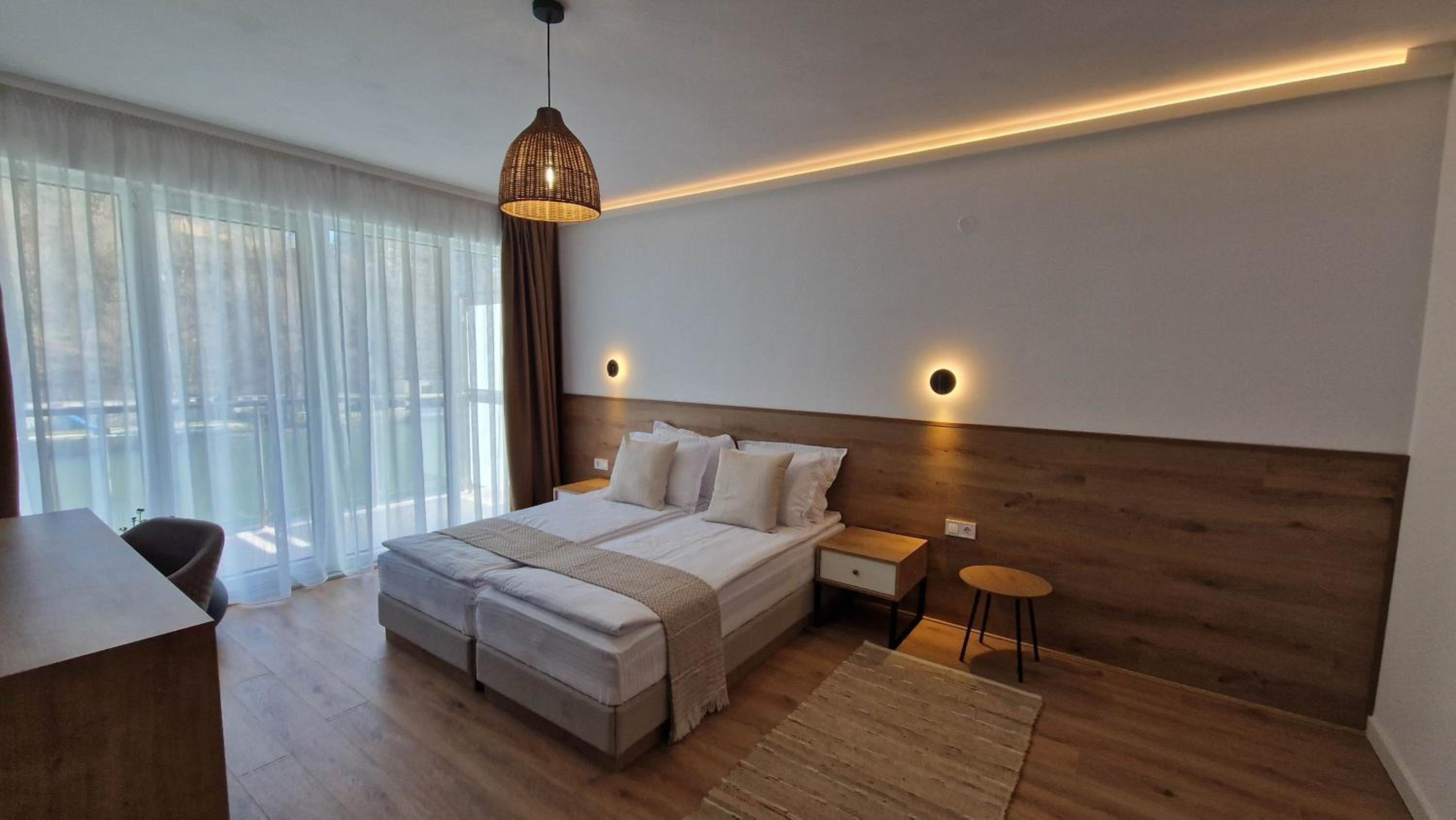 Deluxe Double Room with Bath photo 1