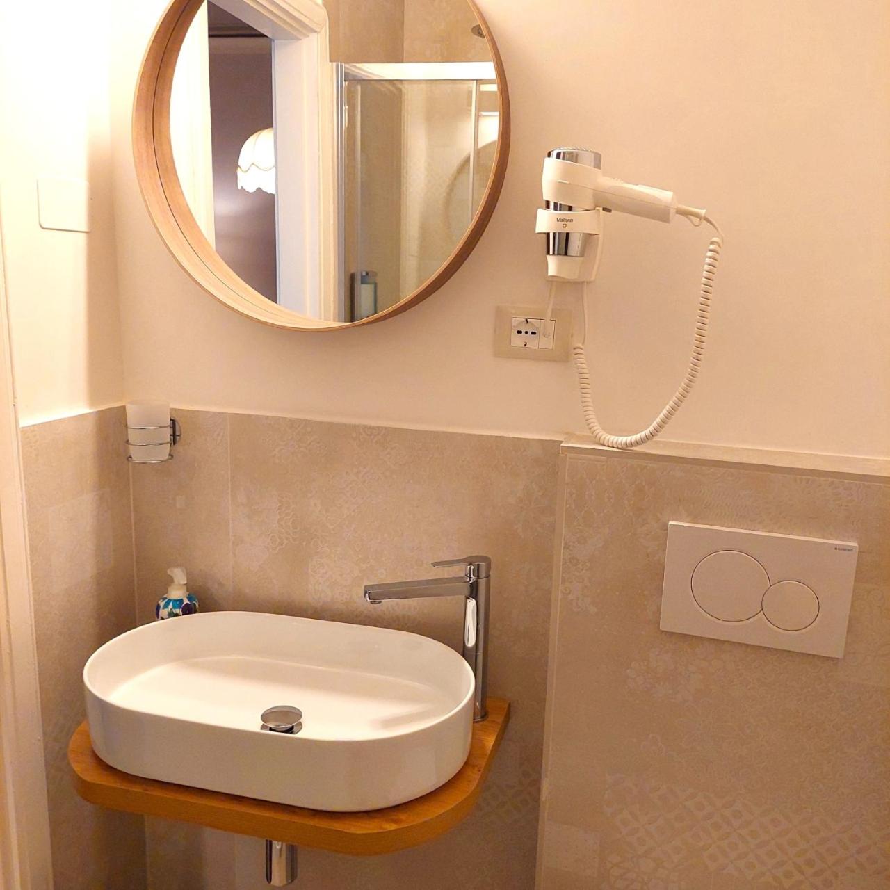 Standard Double or Twin Room photo 2