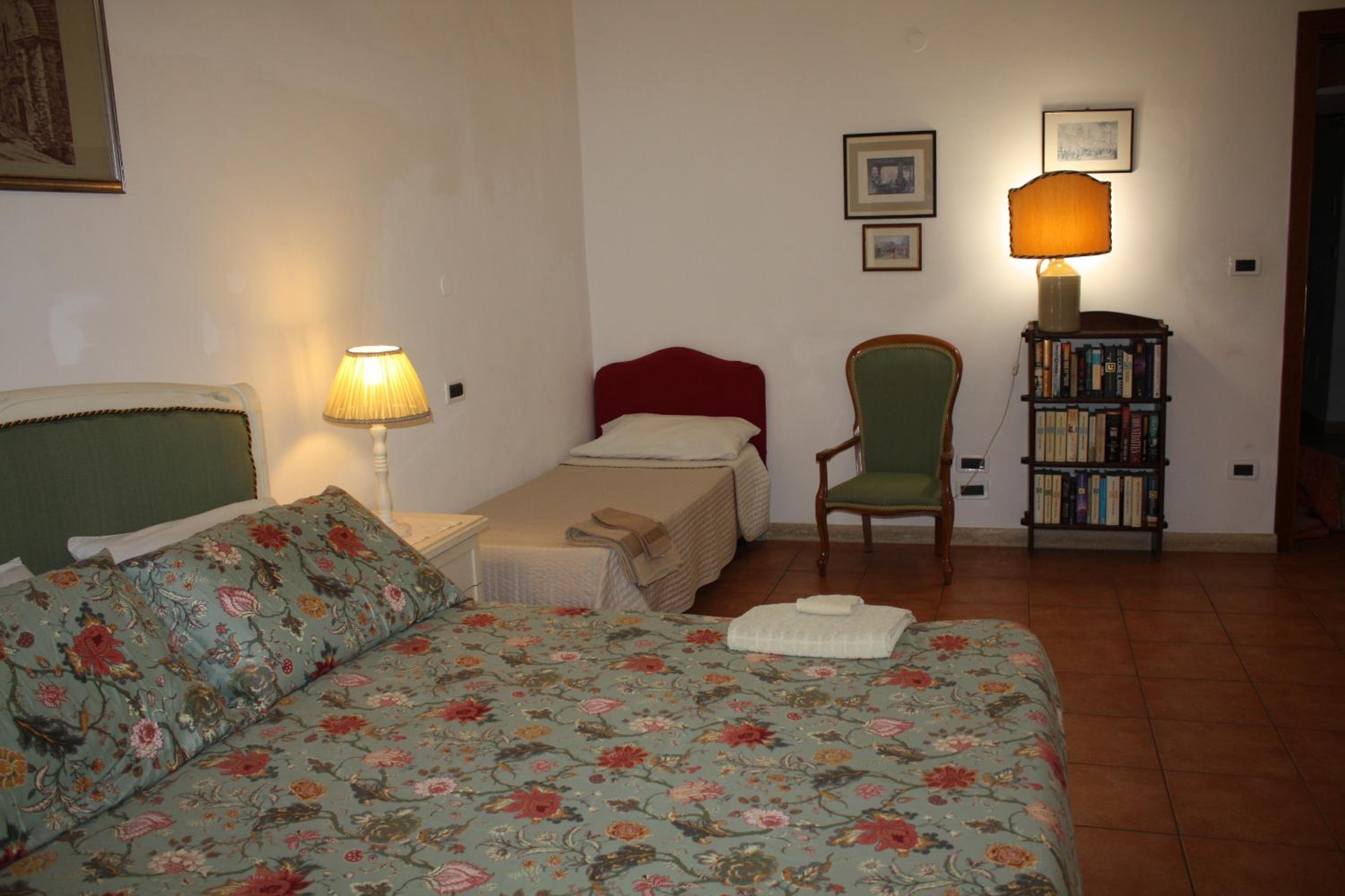 Two-Bedroom Apartment - Photo 5