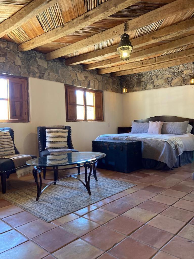 Deluxe King Suite