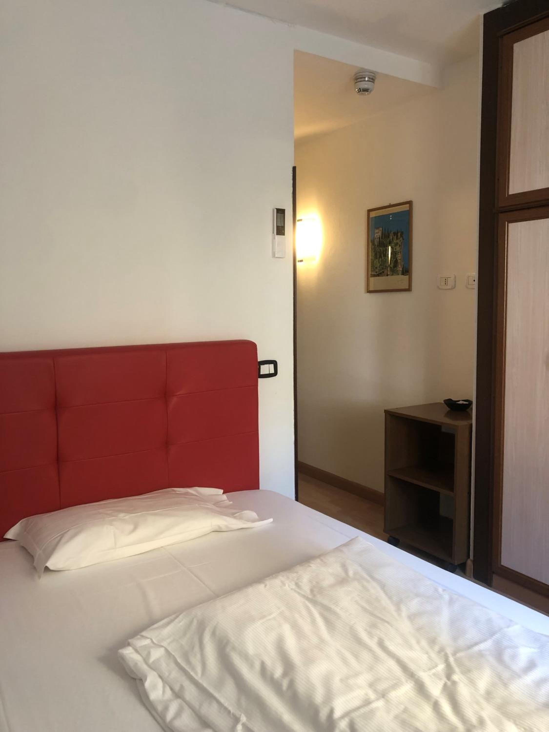 Classic Single Room