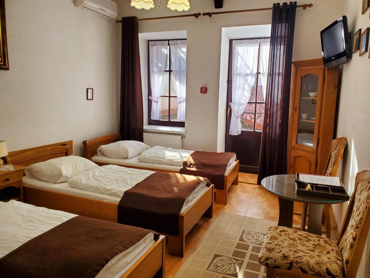 Standard Triple Room photo 2