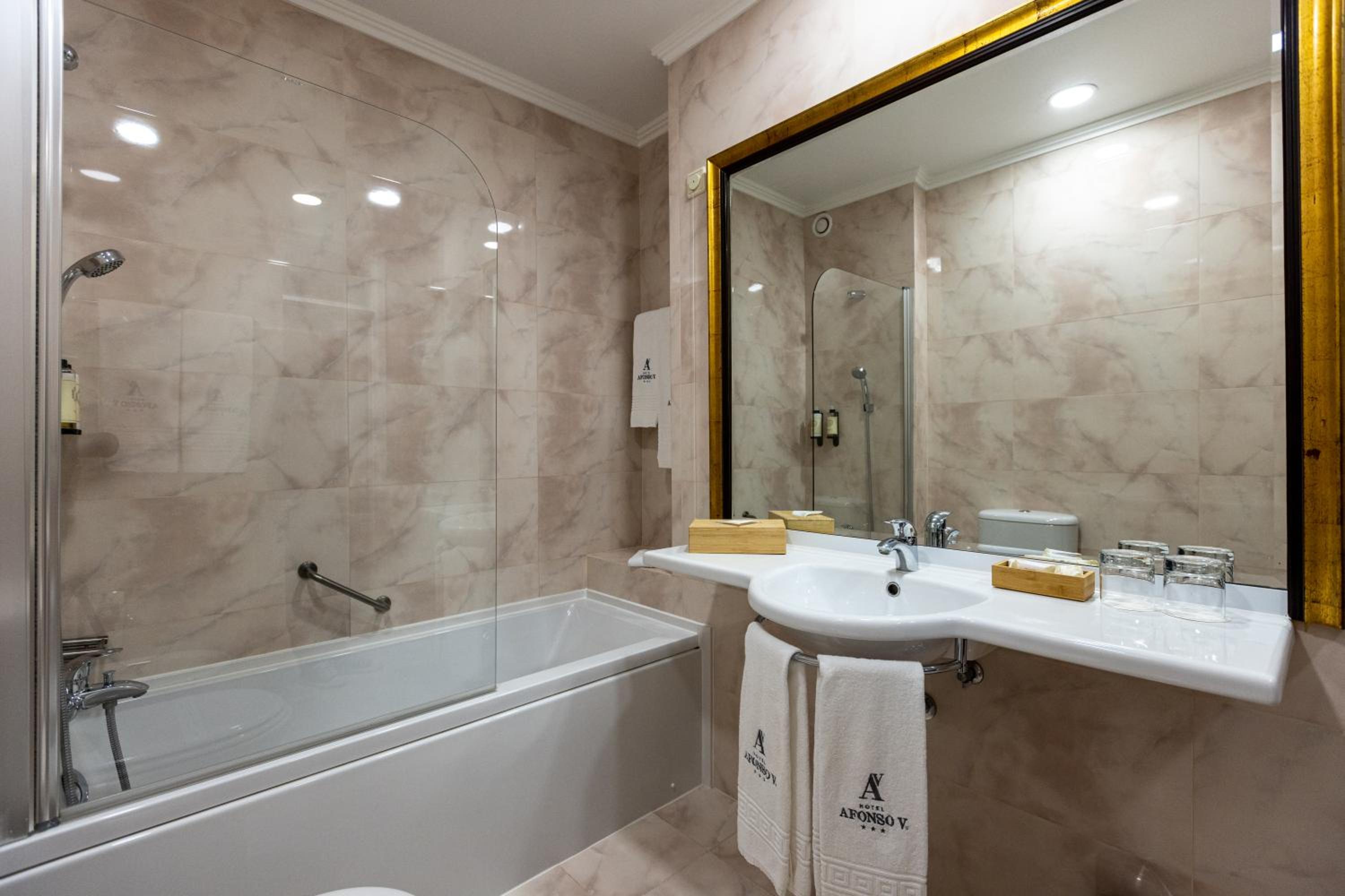 Royal Suite - Photo 13