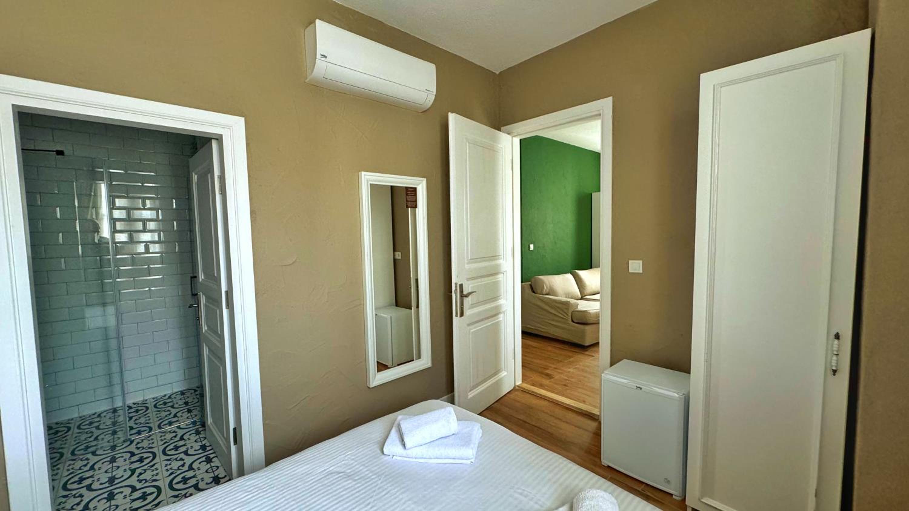 Royal Suite photo 2