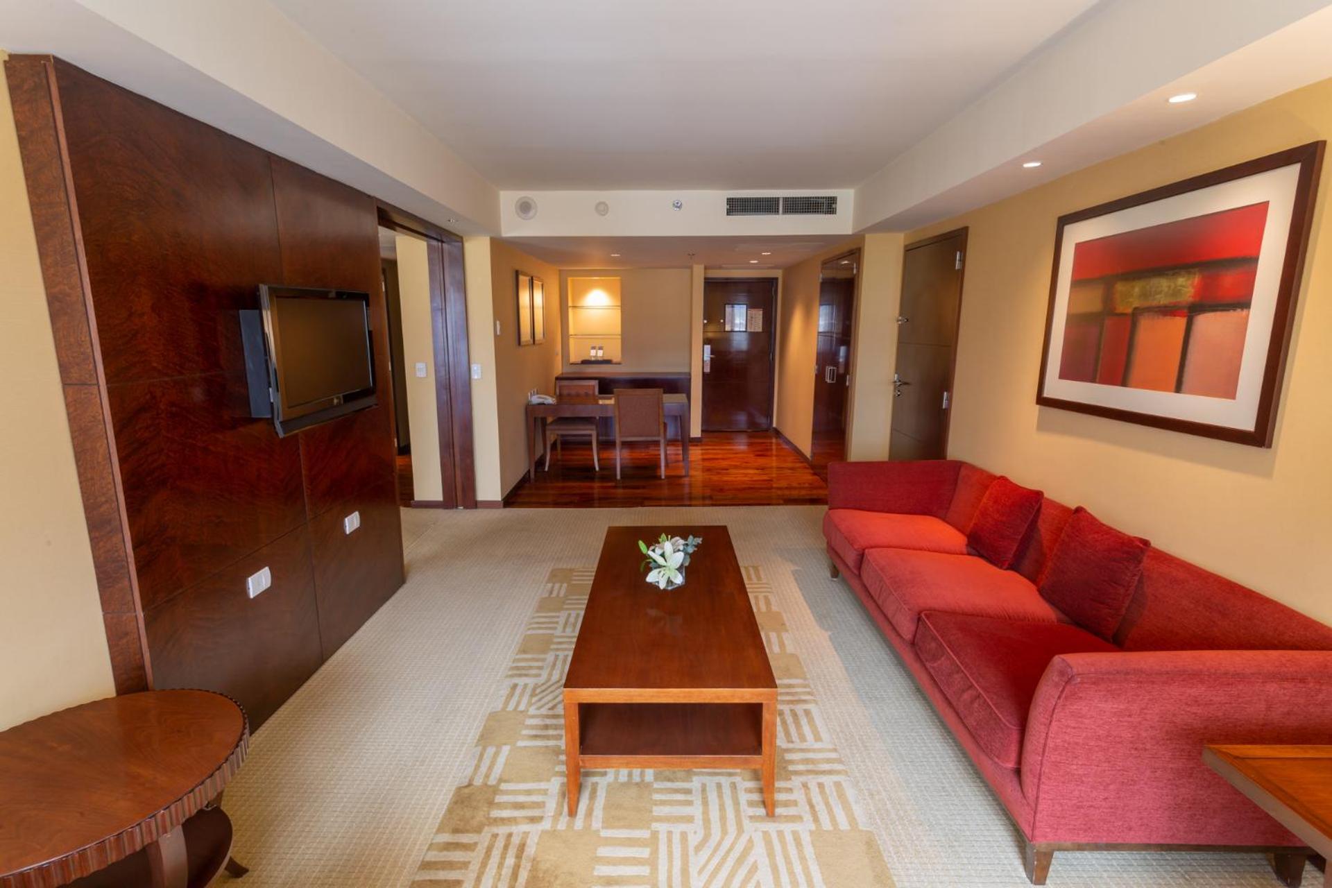 1 King Bed 1 Bedroom Suite thumbnail 5