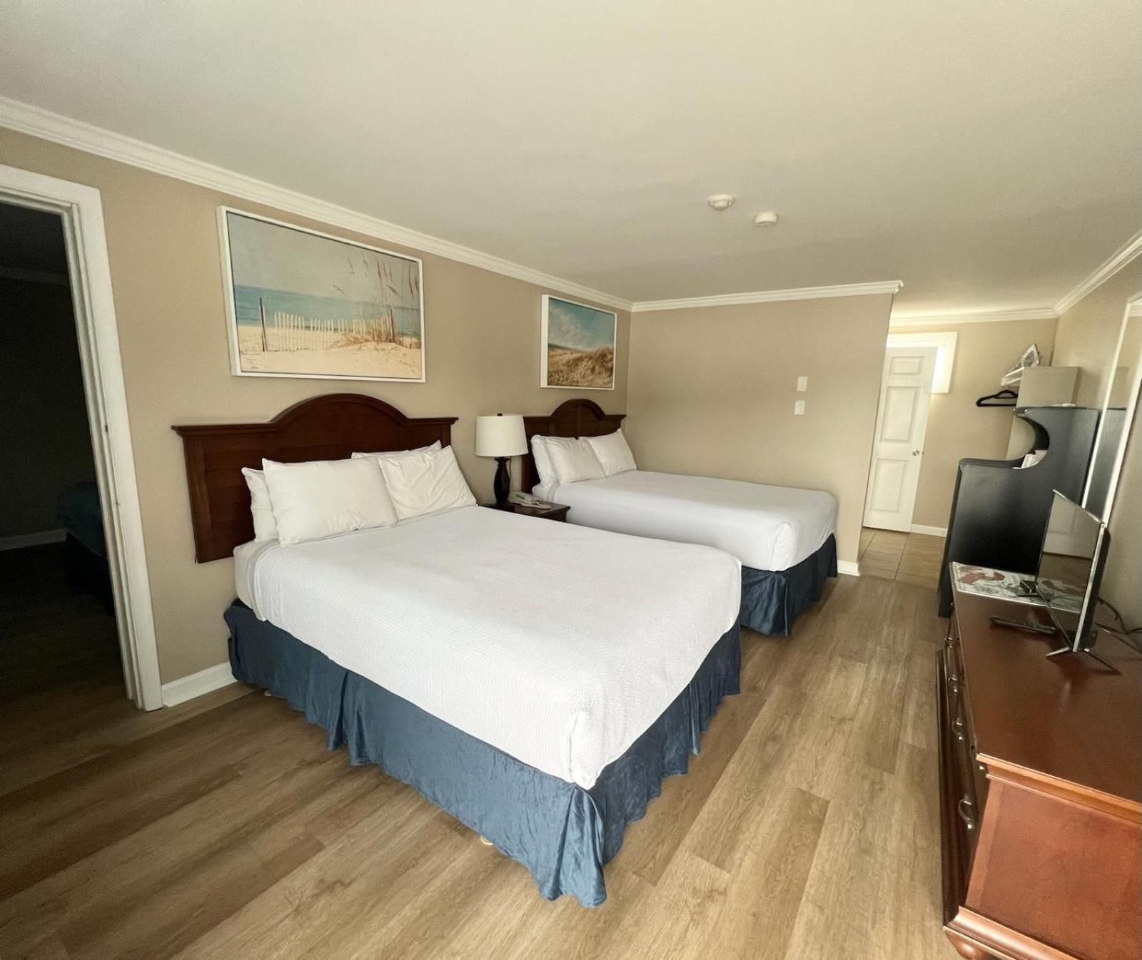 Pet Standard Double With Four Park Passes/each night of stay photo 1