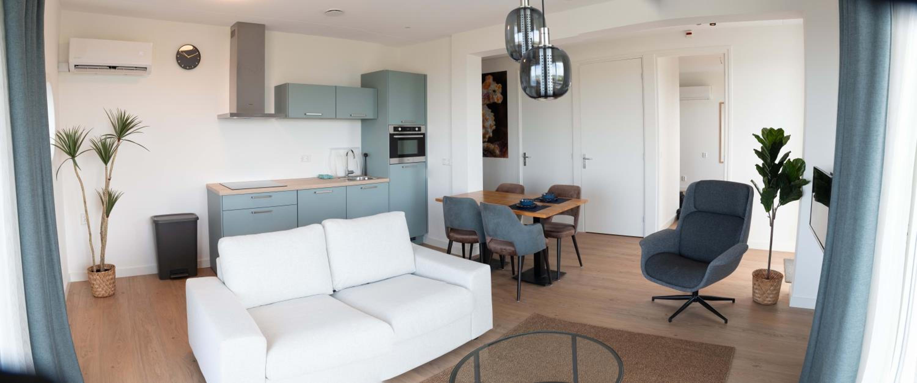 Apartment with Terrace - Photo 4