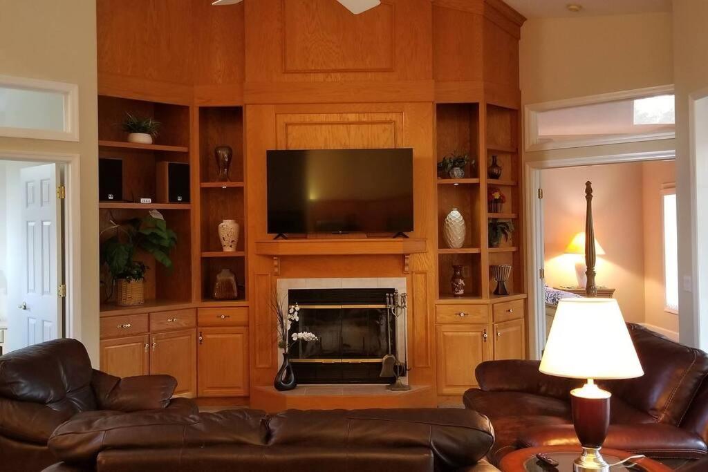 Three-Bedroom House photo 1