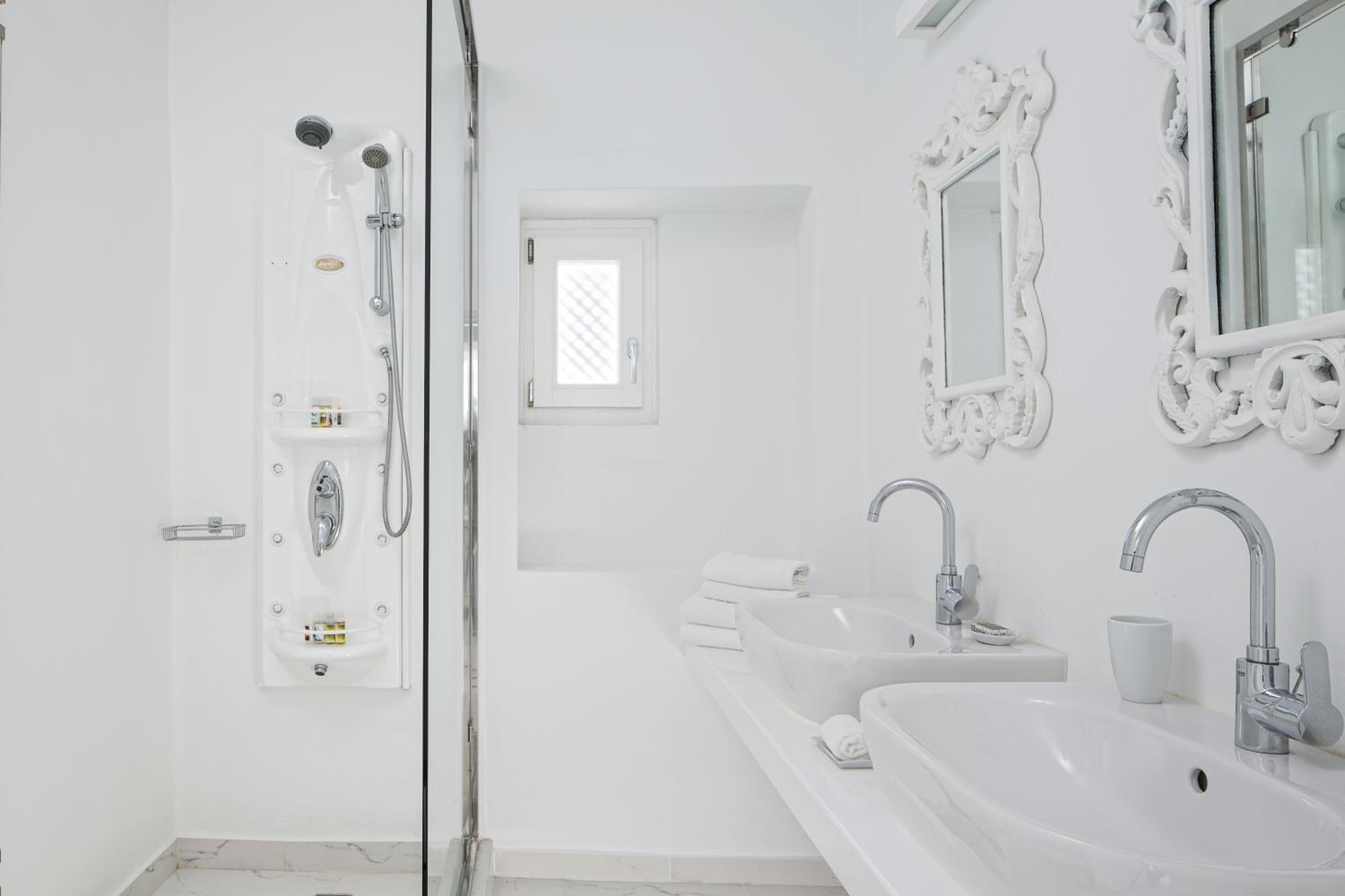 Two-Bedroom Suite - Photo 12