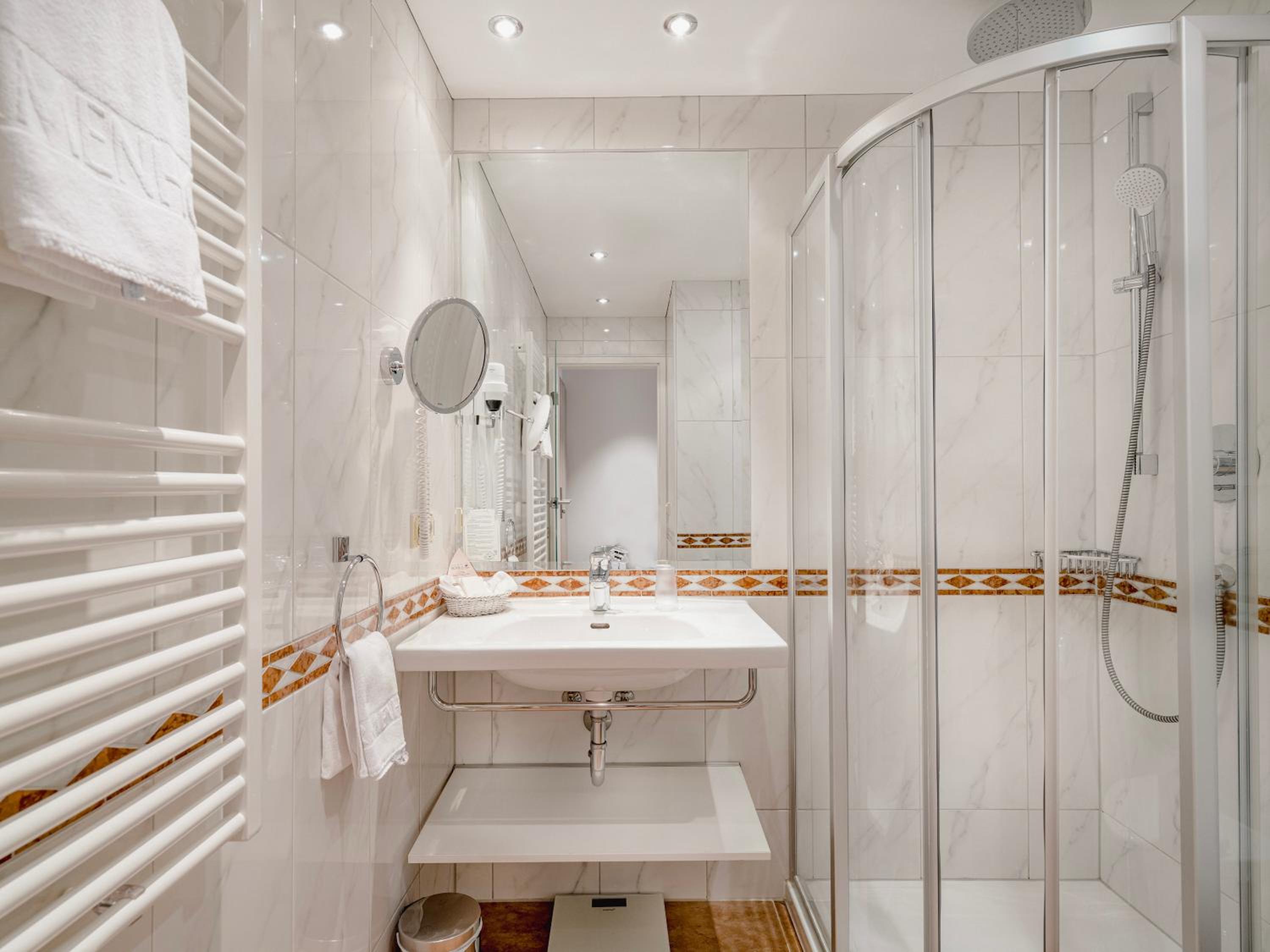 Single Room - Free access to Alpentherme photo 3
