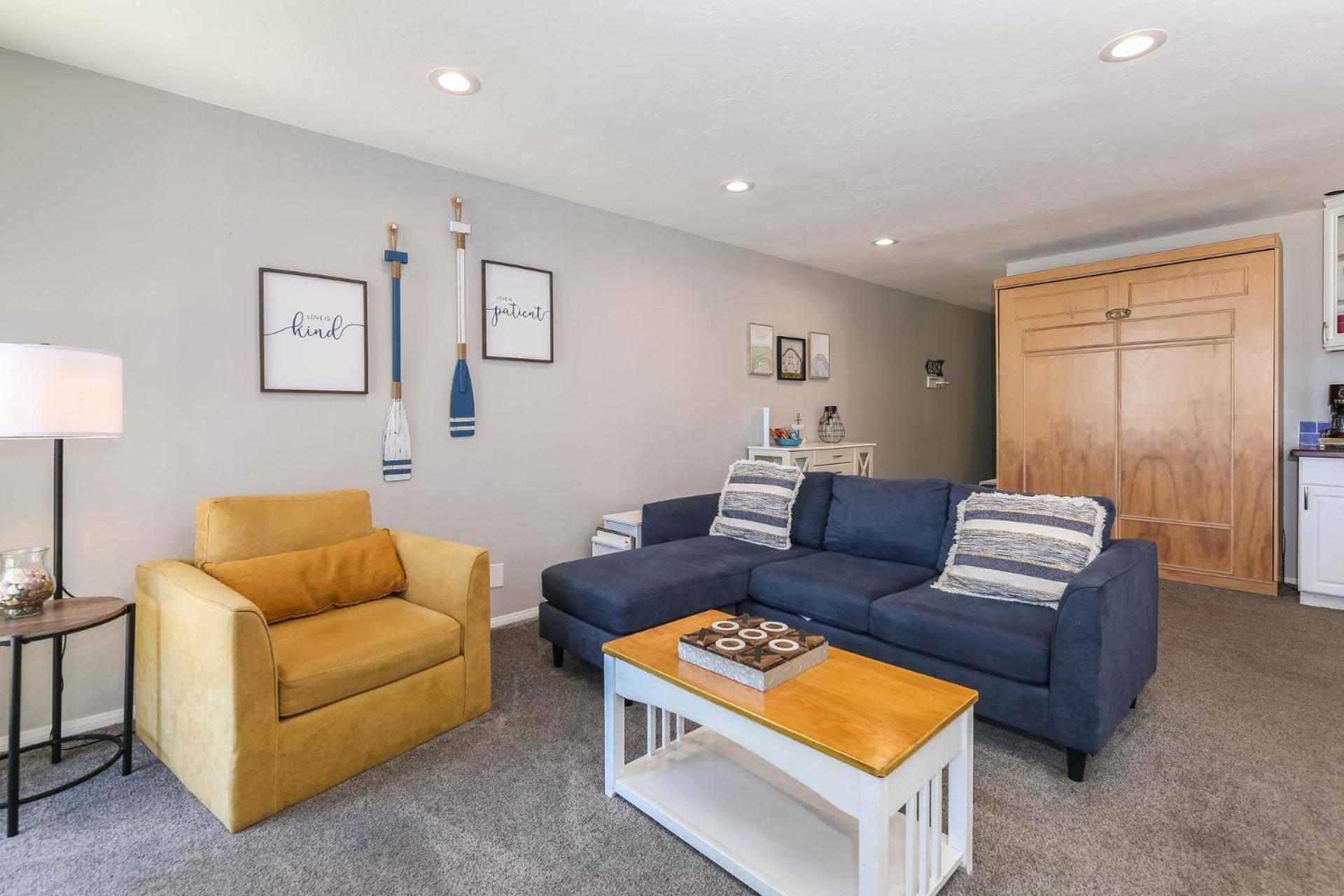 Apartment photo 1