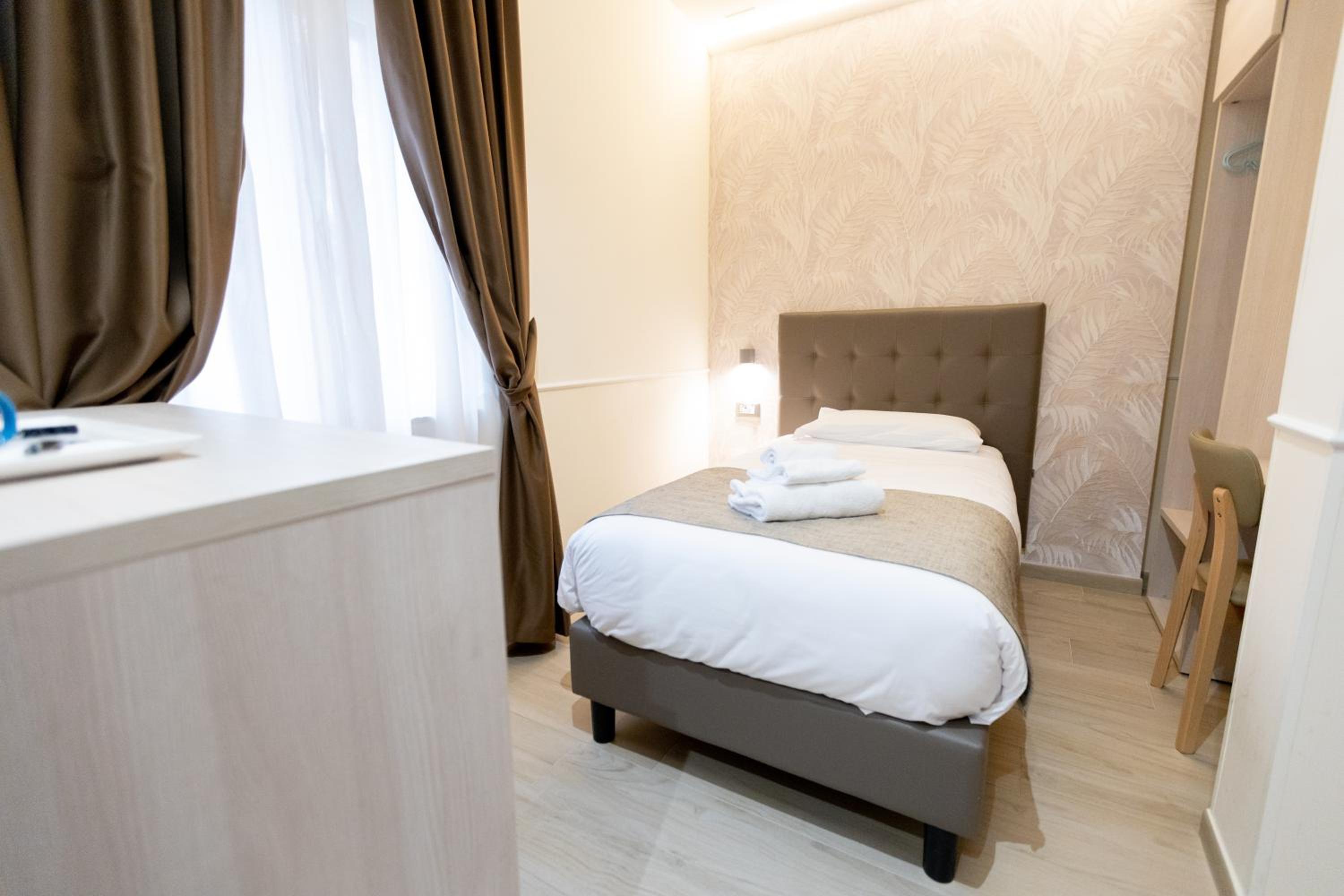 Standard Single Room photo 2