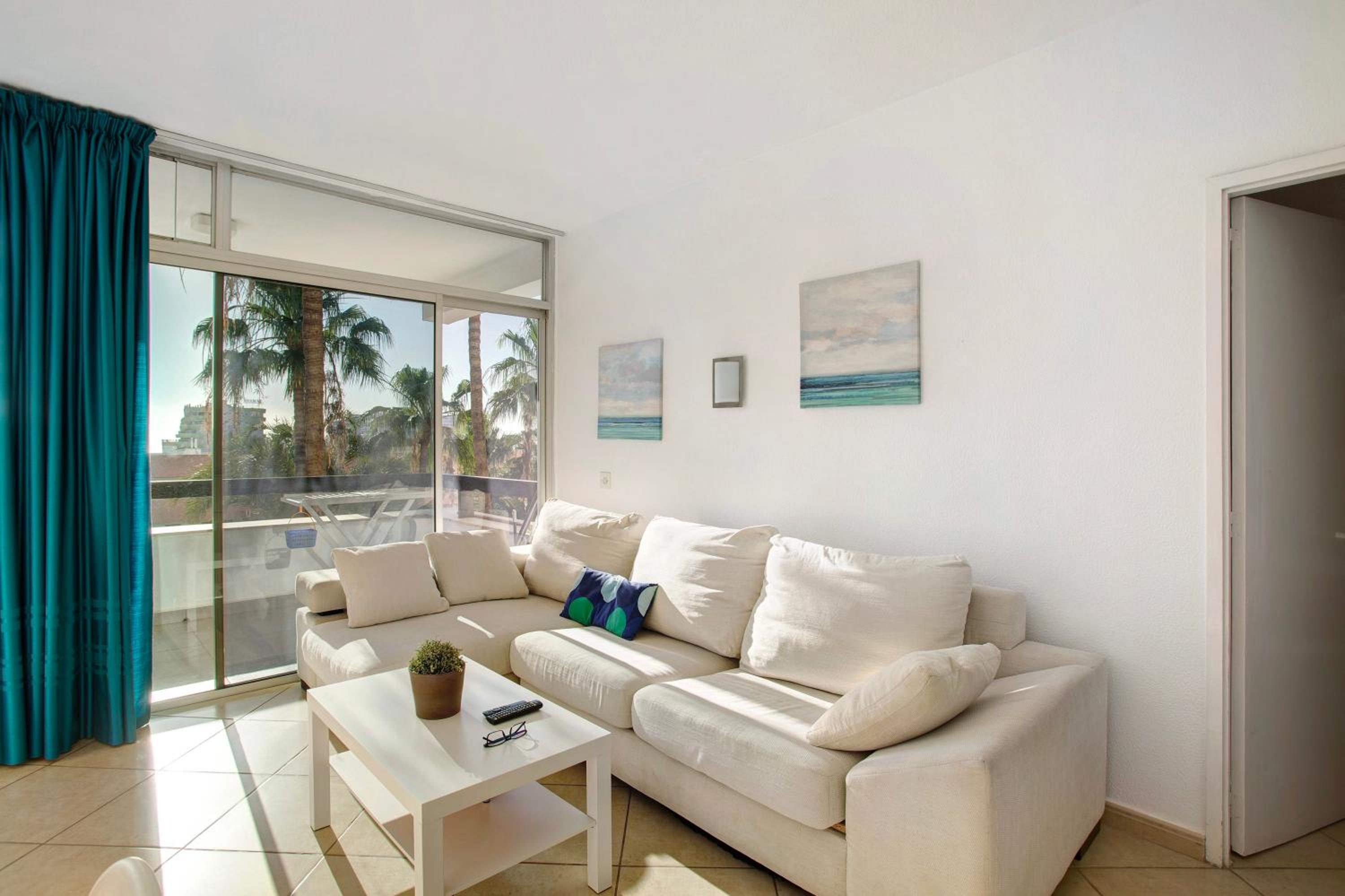 Apartamento de un dormitorio superior con balcón