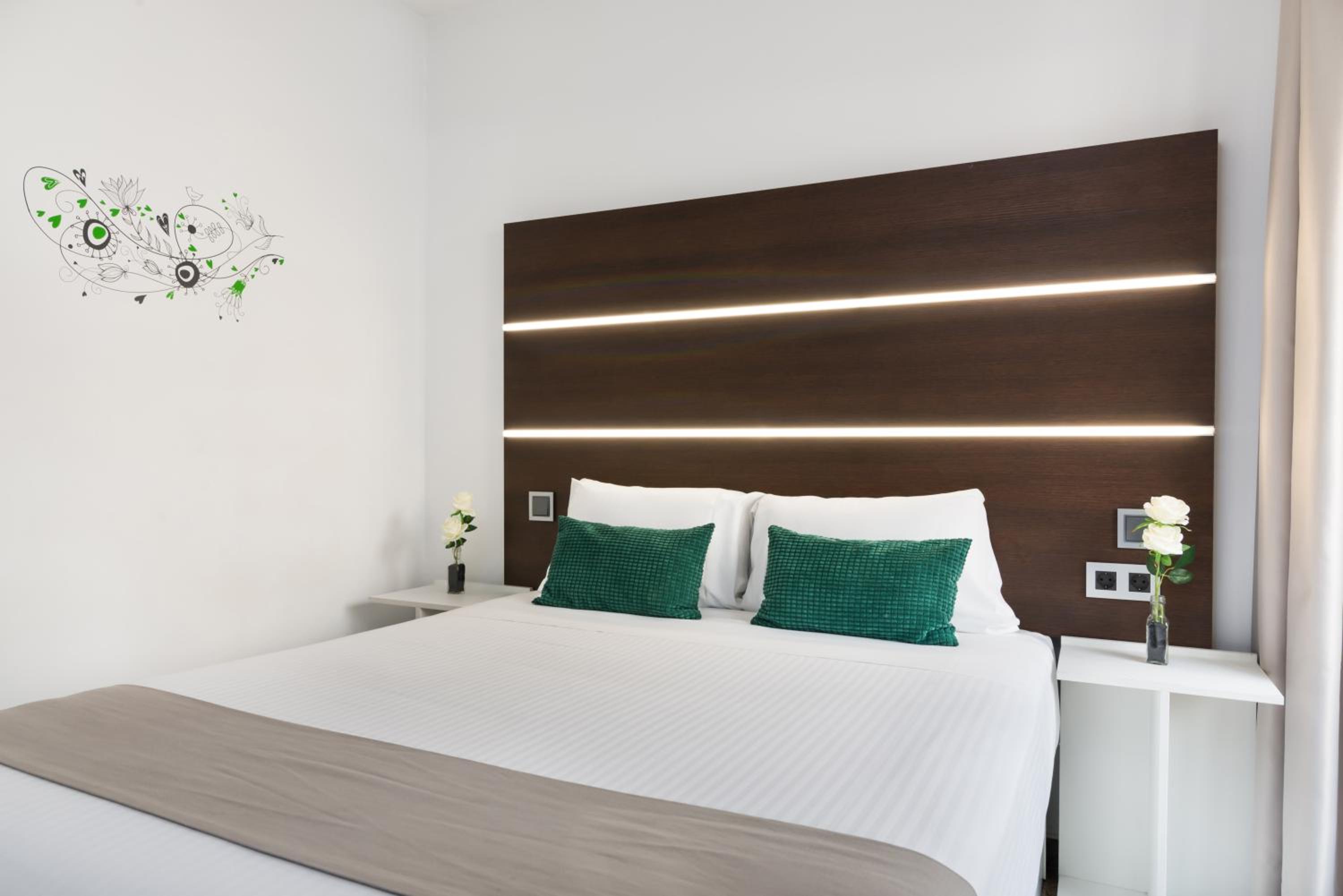 Economy Double Room photo 2