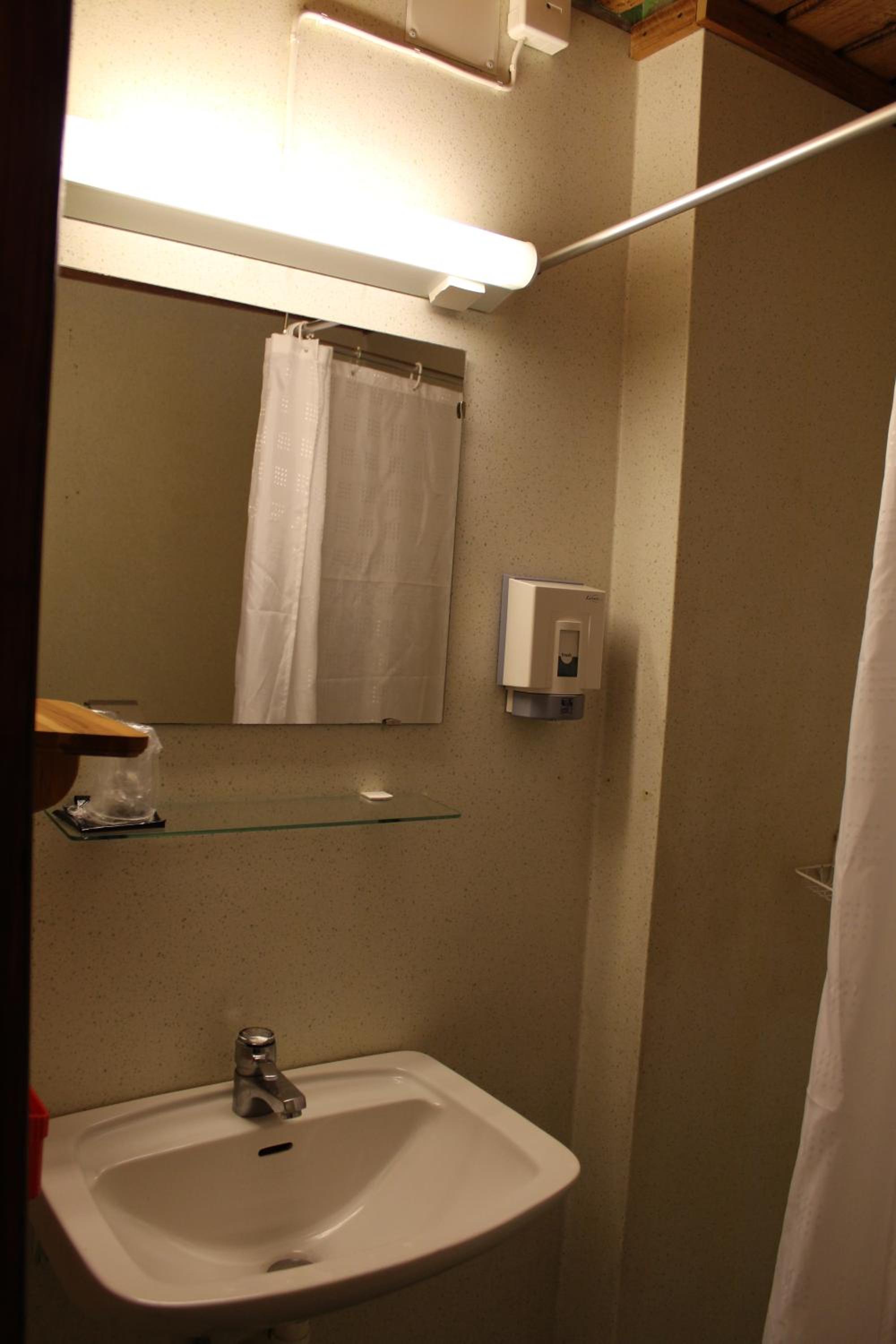 Double or Twin Room - Photo 6