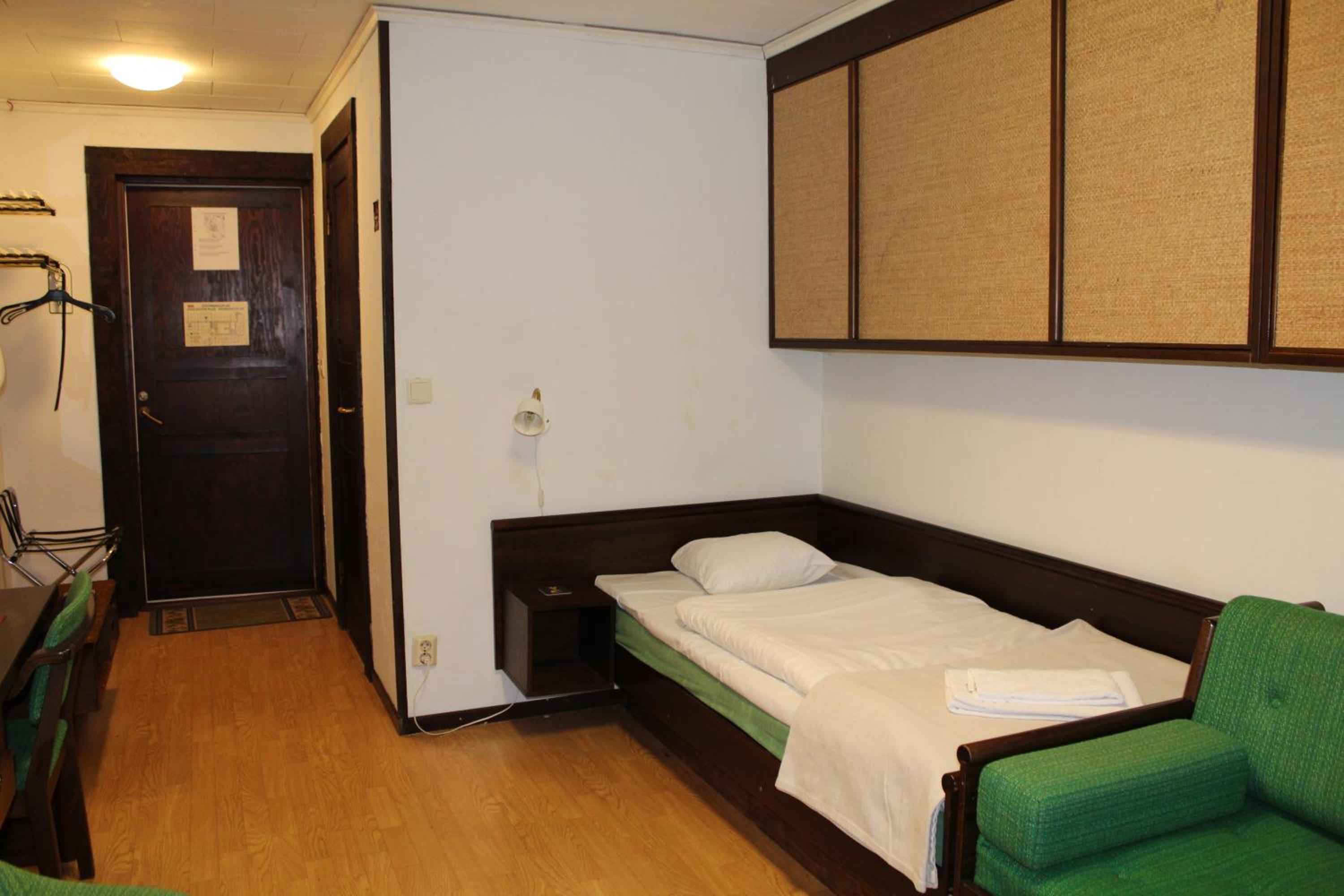 Twin Room with Balcony photo 2