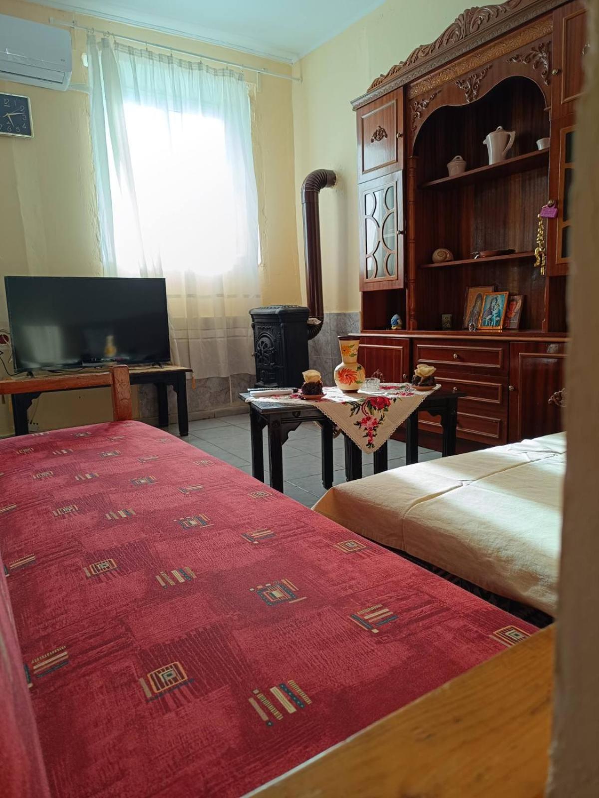 One-Bedroom House photo 2