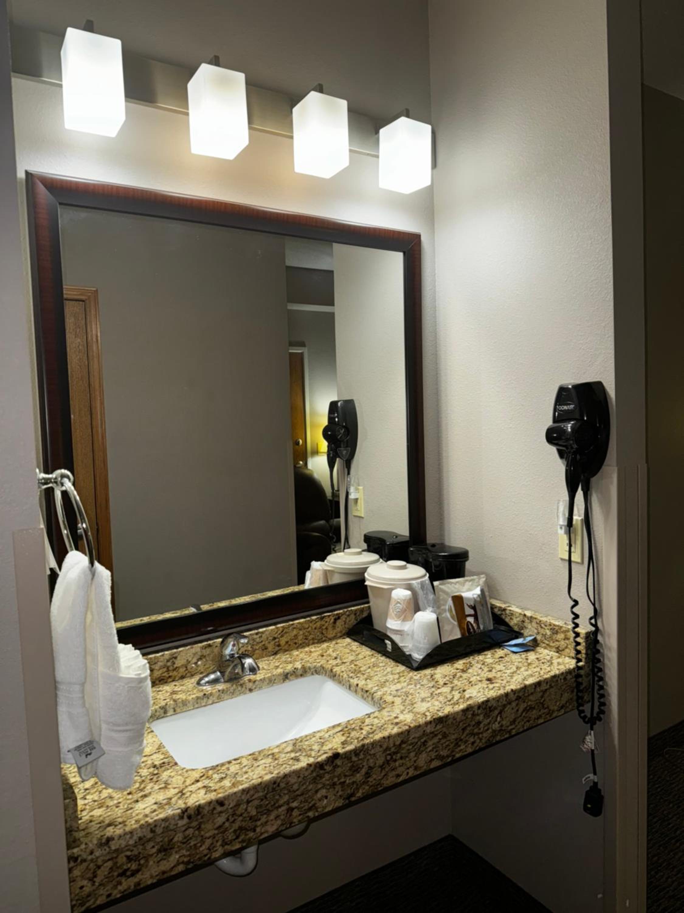 King Suite with Spa Bath photo 2