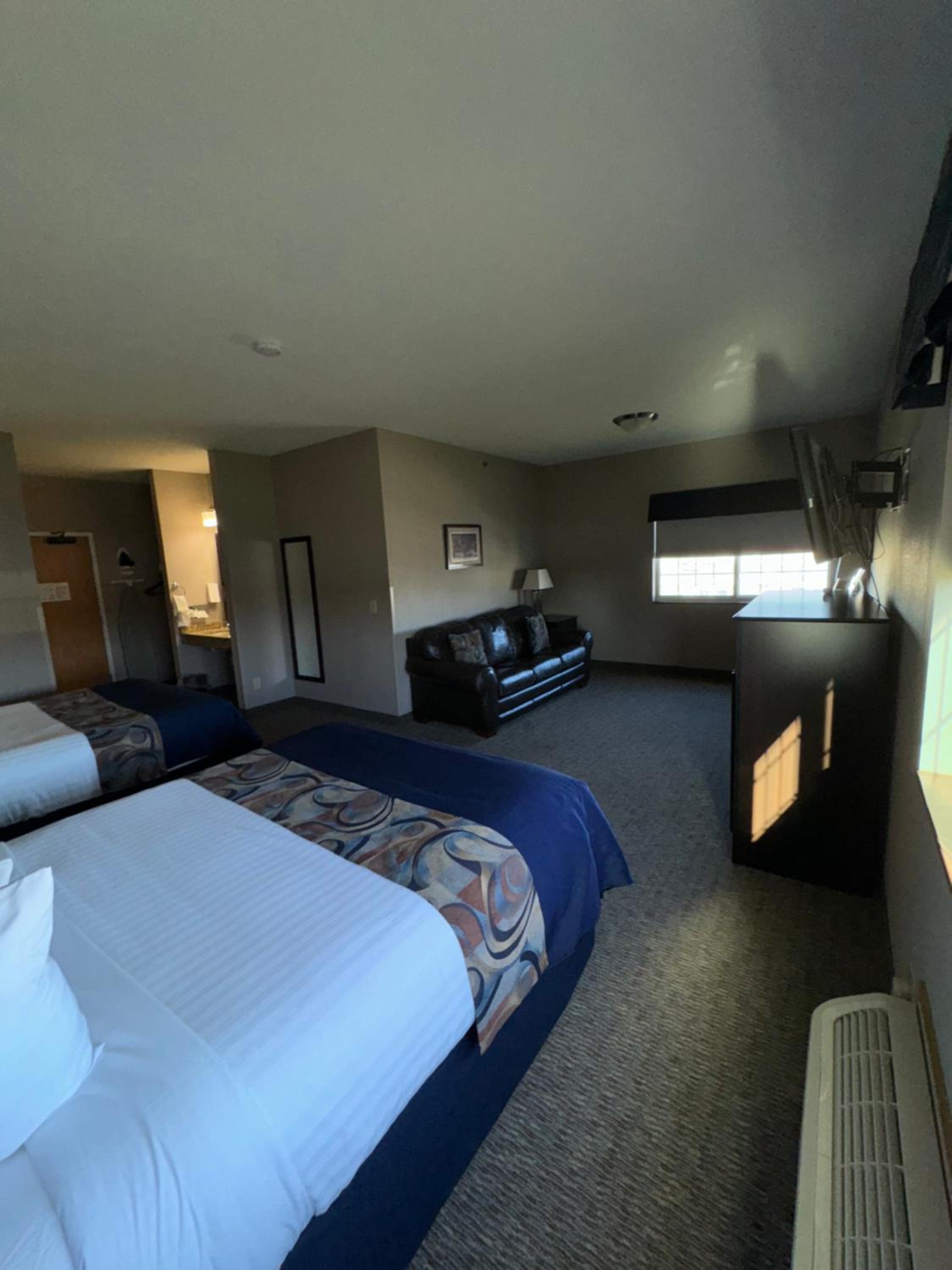 Queen Suite photo 1