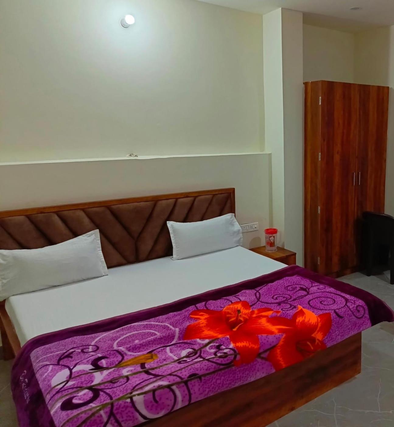Double Room with Private Bathroom photo 3