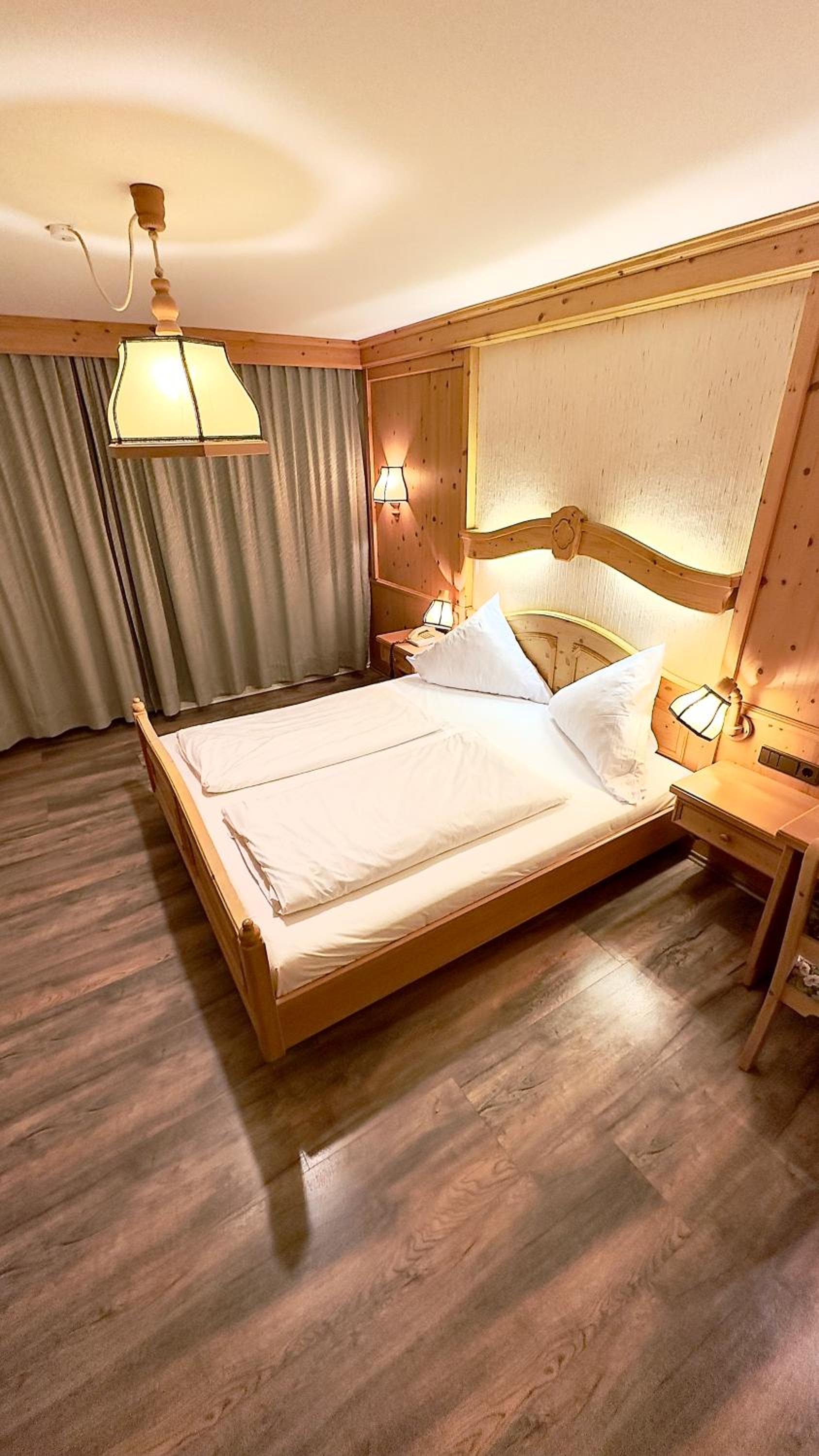 Double Room with West View - Photo 3