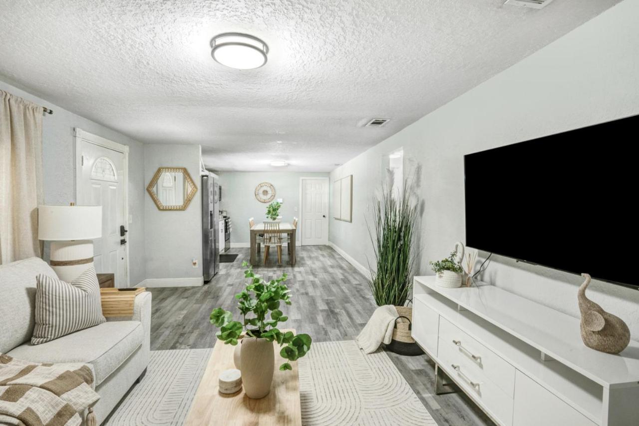 Three-Bedroom House photo 1