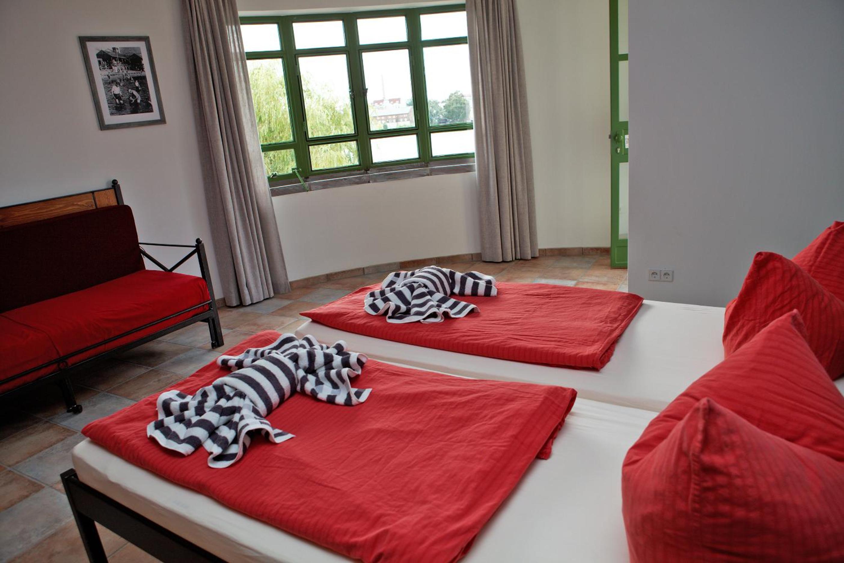 Family Room (2-4 Adults) photo 1